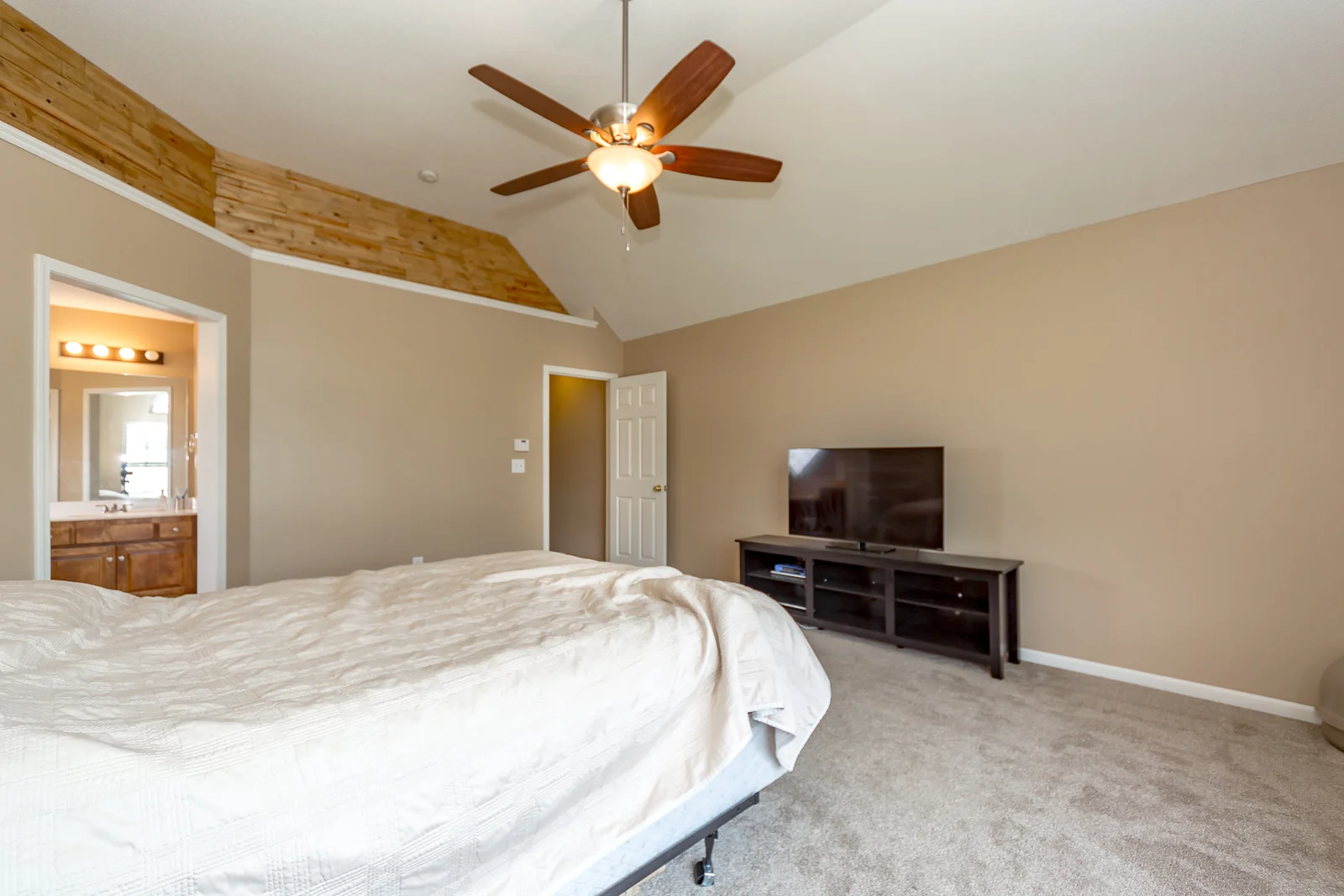 618 S Walnut - web-125.jpg