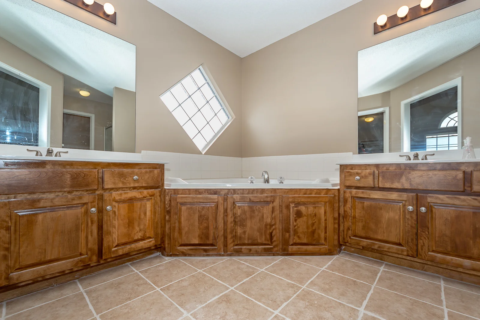 618 S Walnut - web-127.jpg