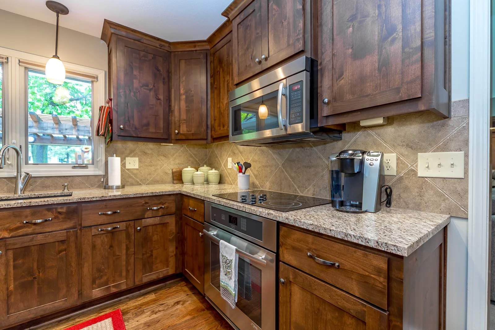 12712 Cherokee Ln - Kitchen - Web-102.jpg