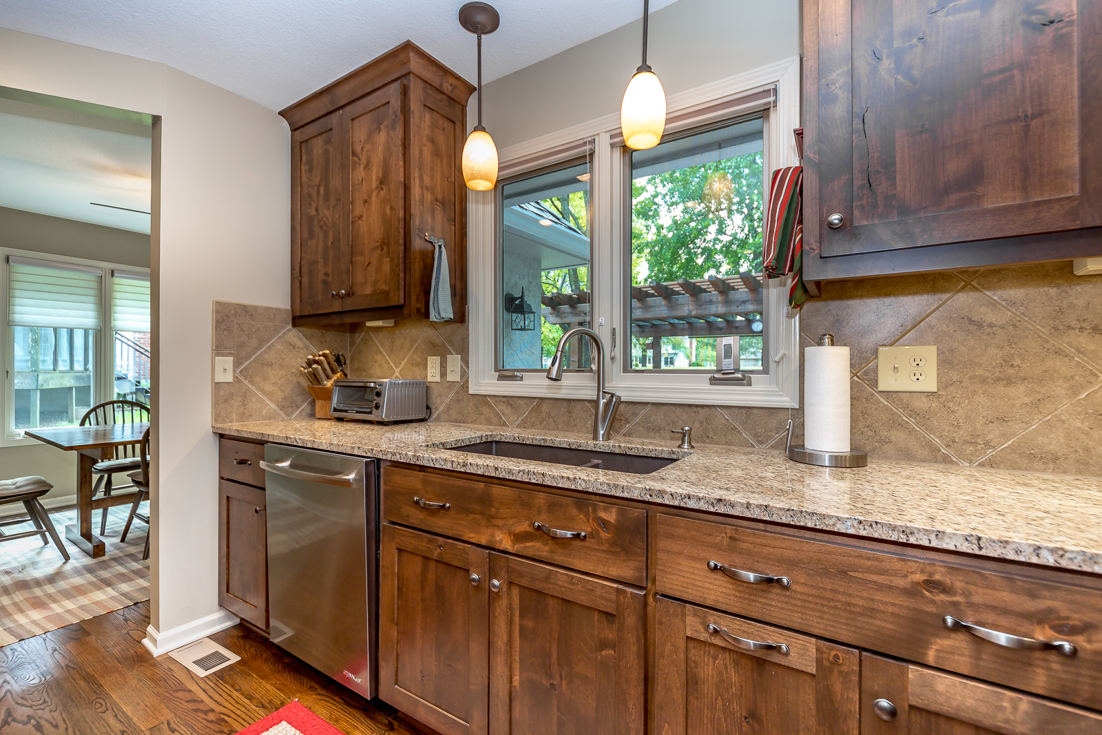 12712 Cherokee Ln - Kitchen - Web-103.jpg