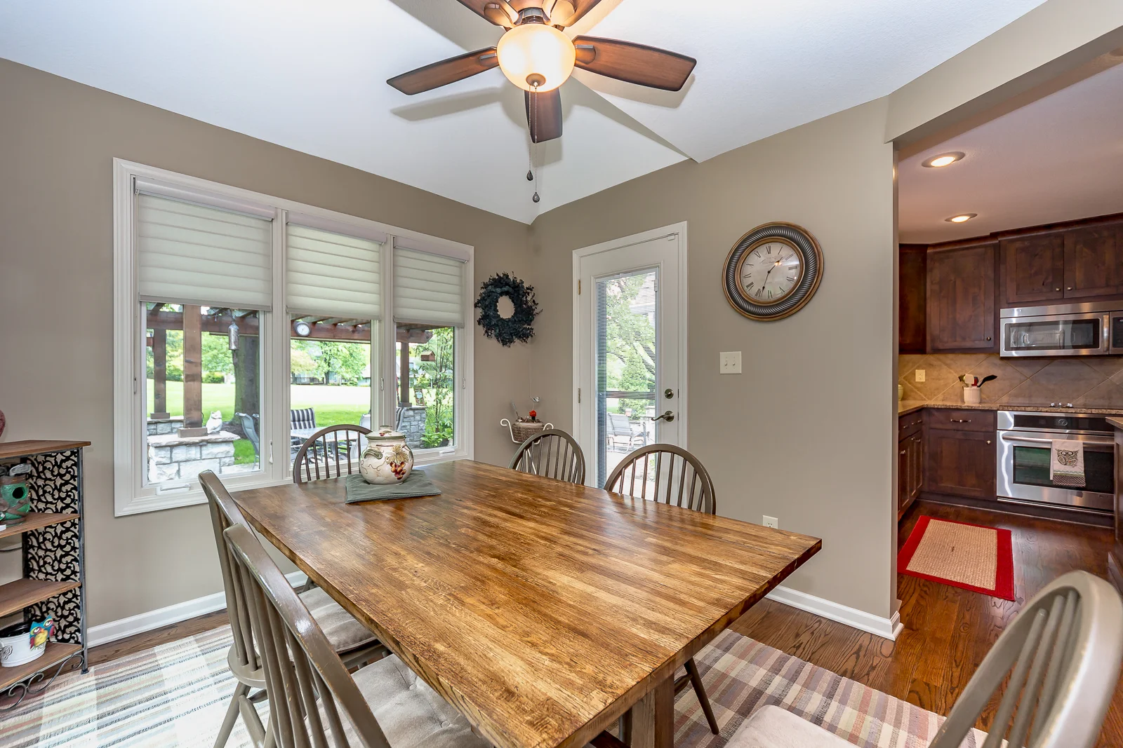 12712 Cherokee Ln - Kitchen - Web-106.jpg