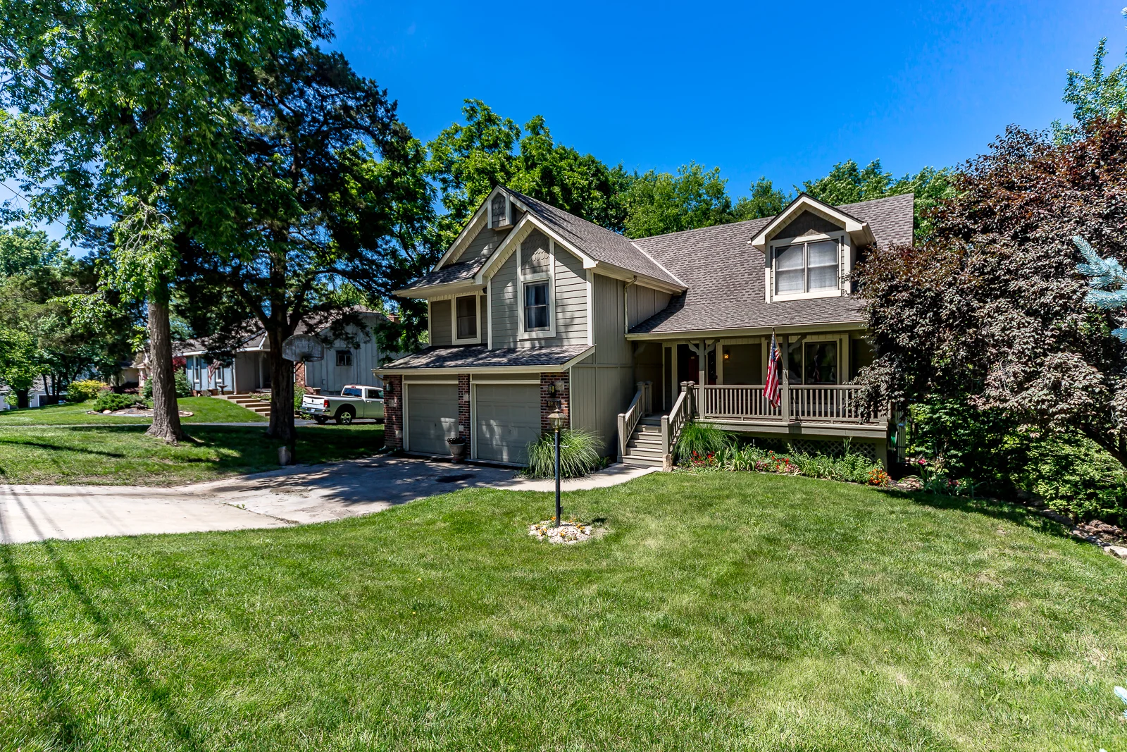 8906 Millstone Dr - Web-101.jpg