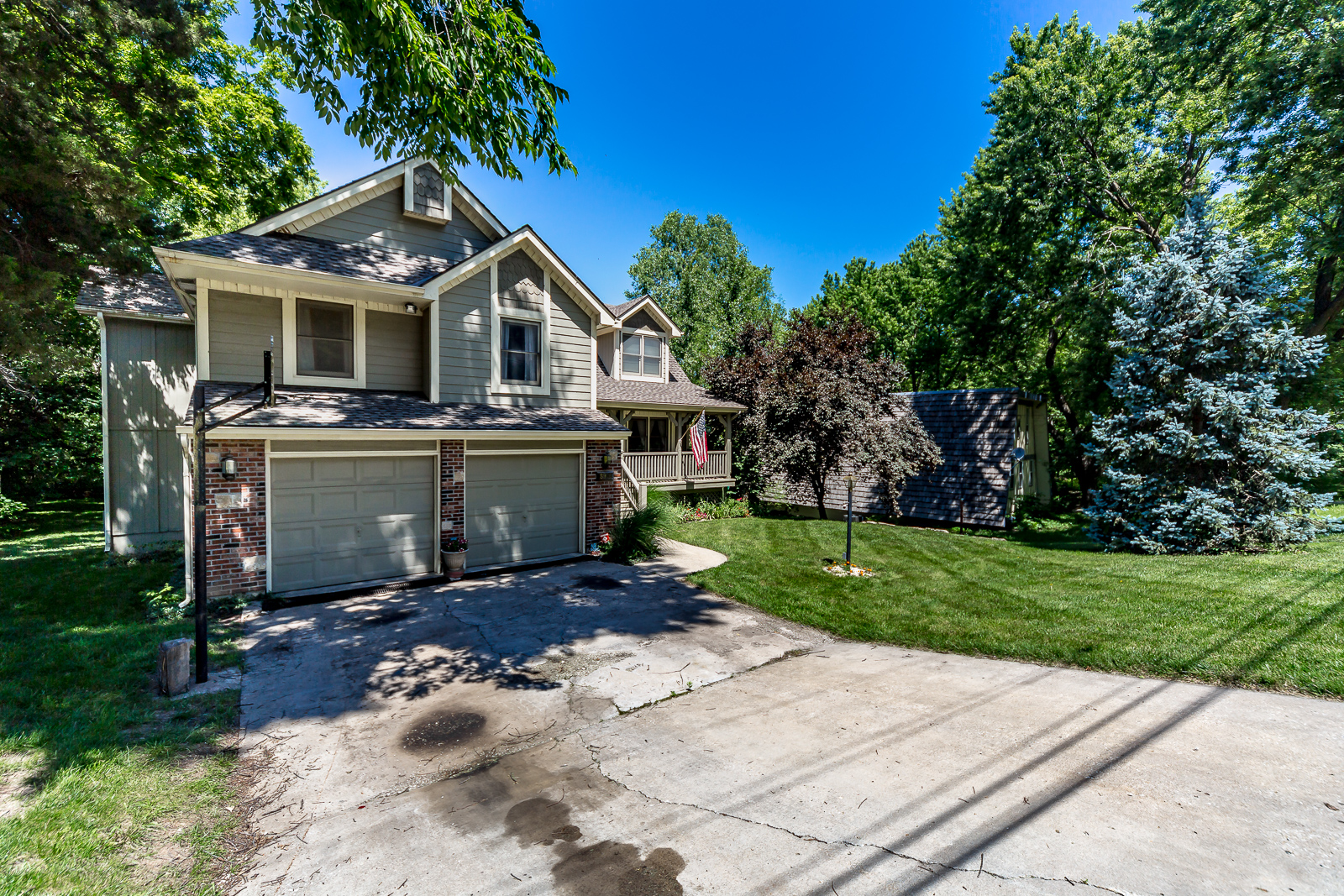 8906 Millstone Dr - Web-102.jpg