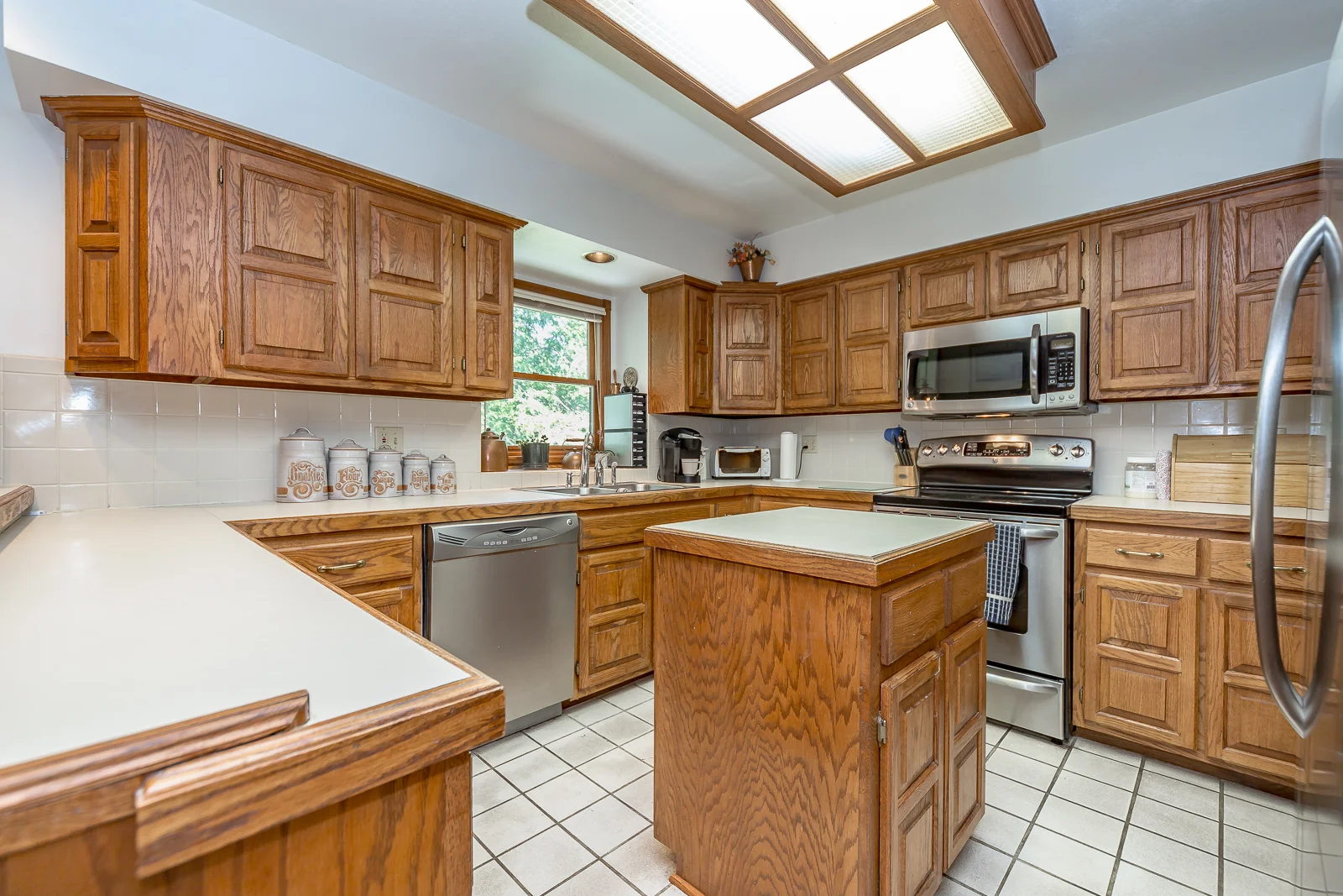 8906 Millstone Dr - Web-108.jpg