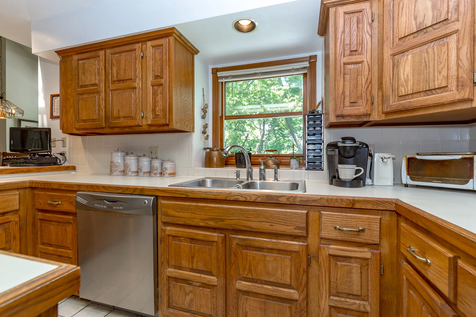 8906 Millstone Dr - Web-111.jpg