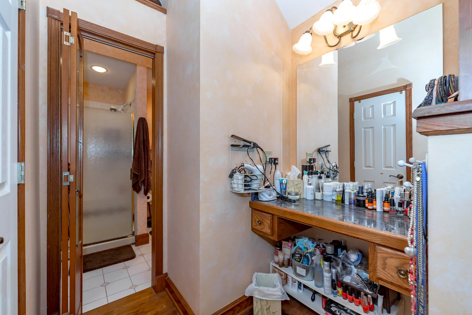8906 Millstone Dr - Web-125.jpg