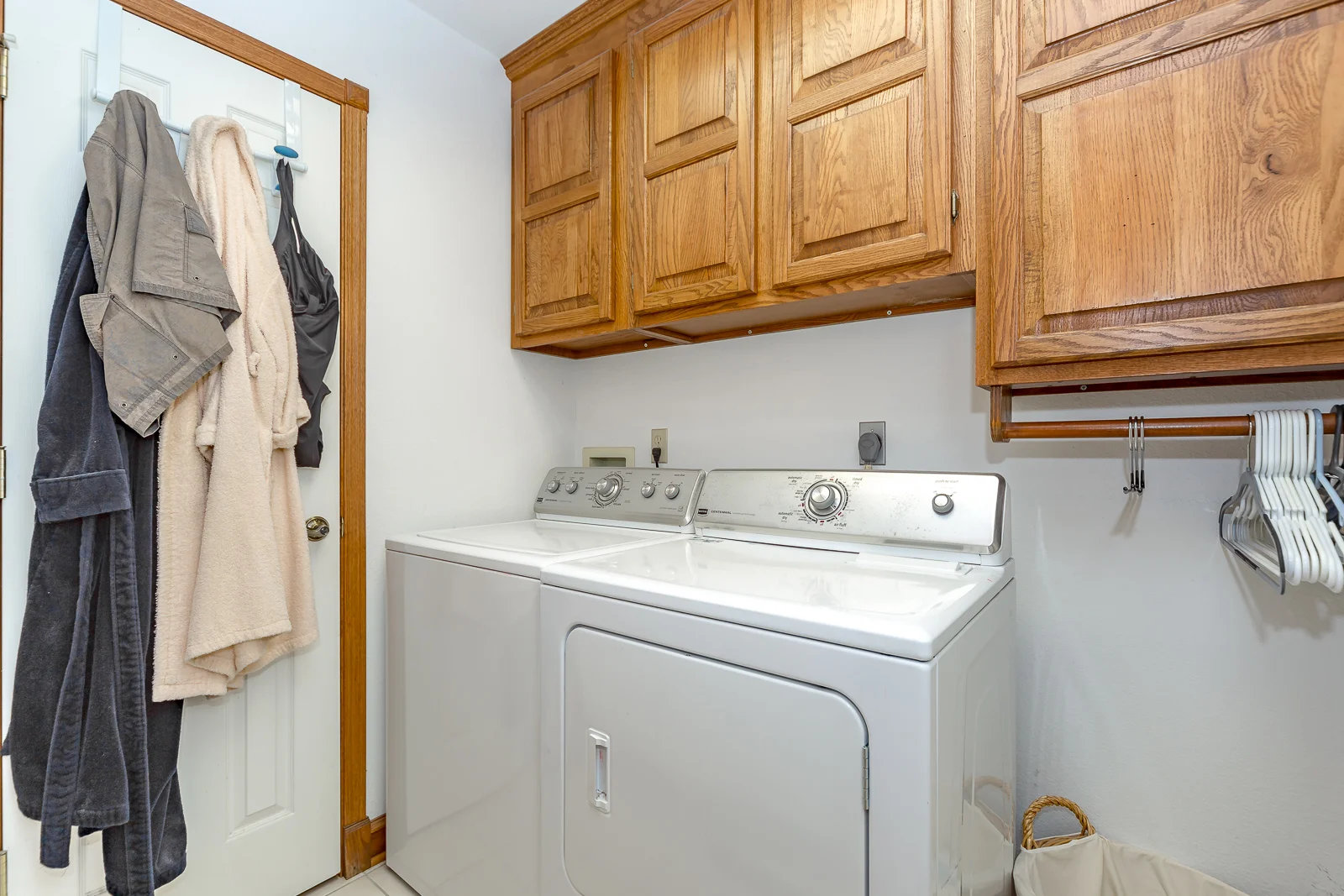 8906 Millstone Dr - Web-128.jpg