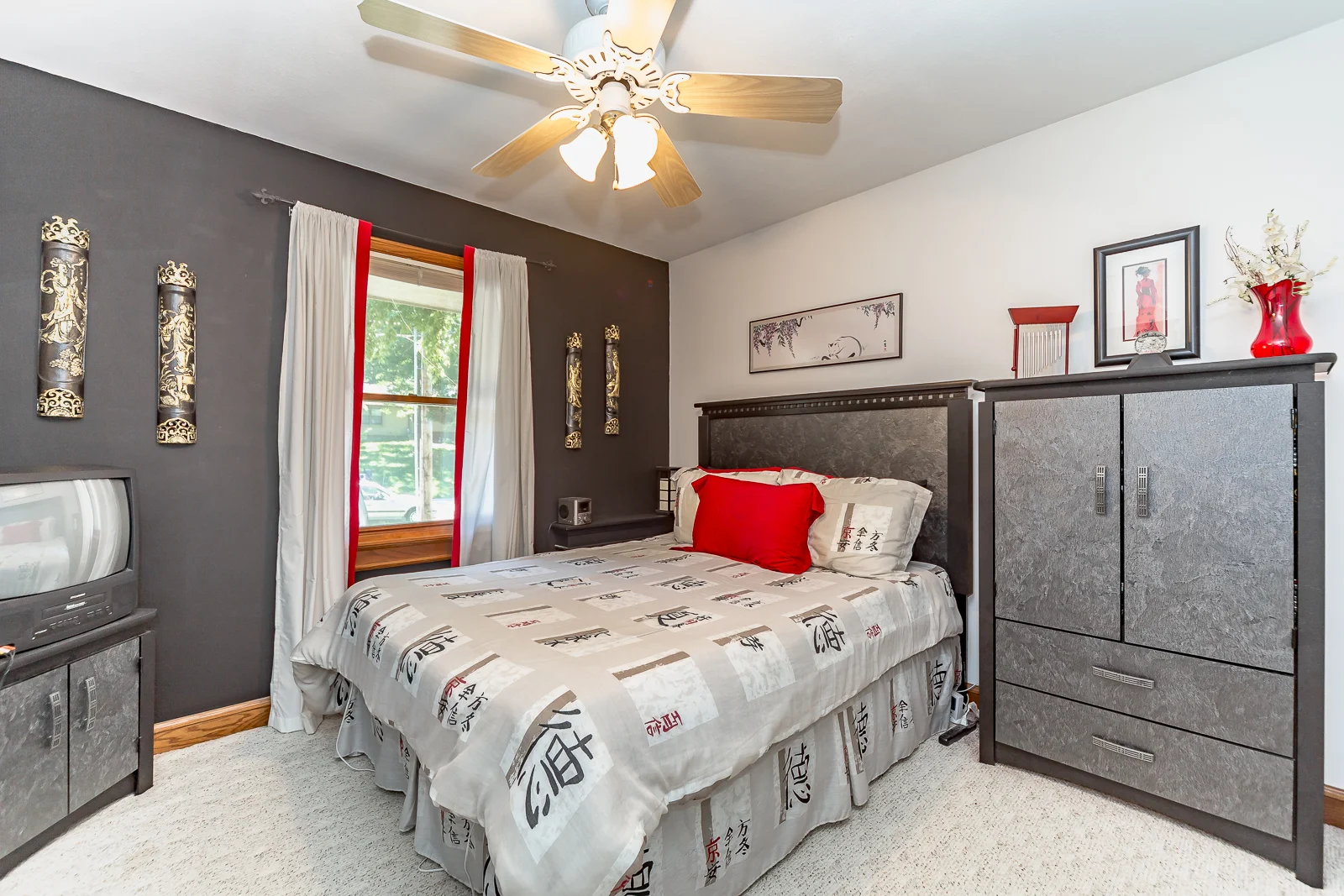 8906 Millstone Dr - Web-130.jpg