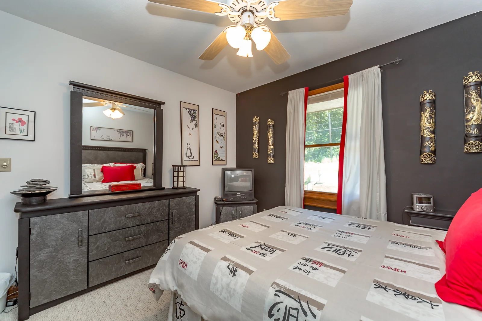 8906 Millstone Dr - Web-132.jpg