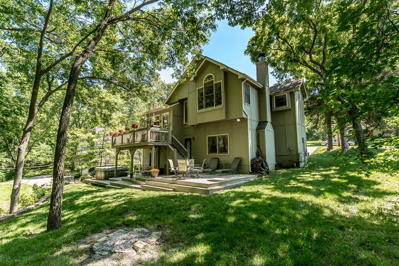 8906 Millstone Dr - Web-140.jpg