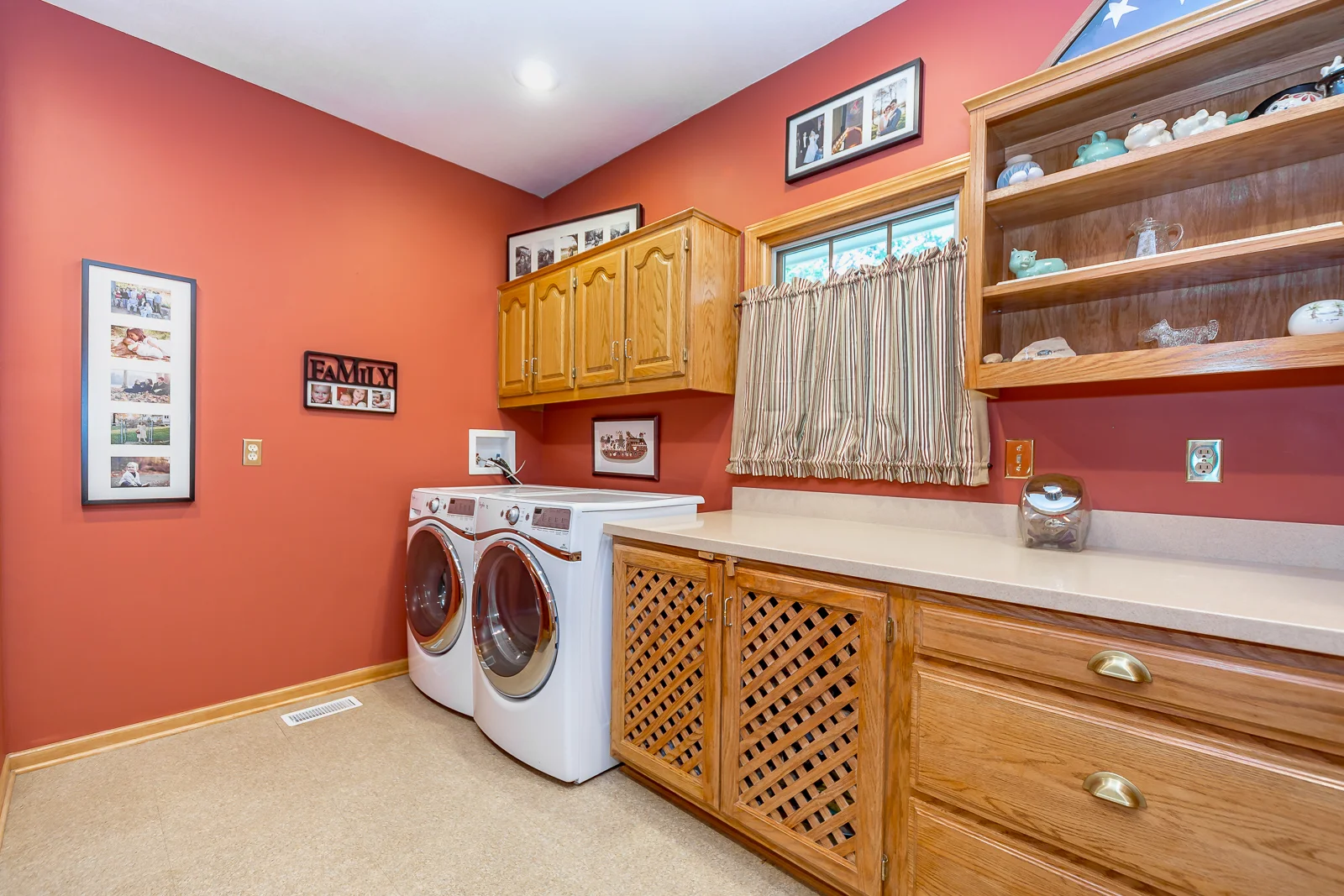 13017 Pawnee Ln - Web-128.jpg