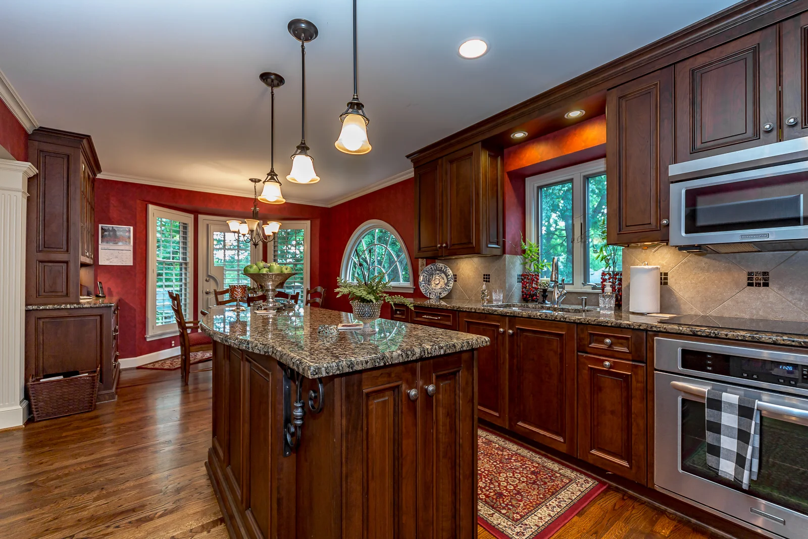 12317 Pawnee Ct - Web-121.jpg