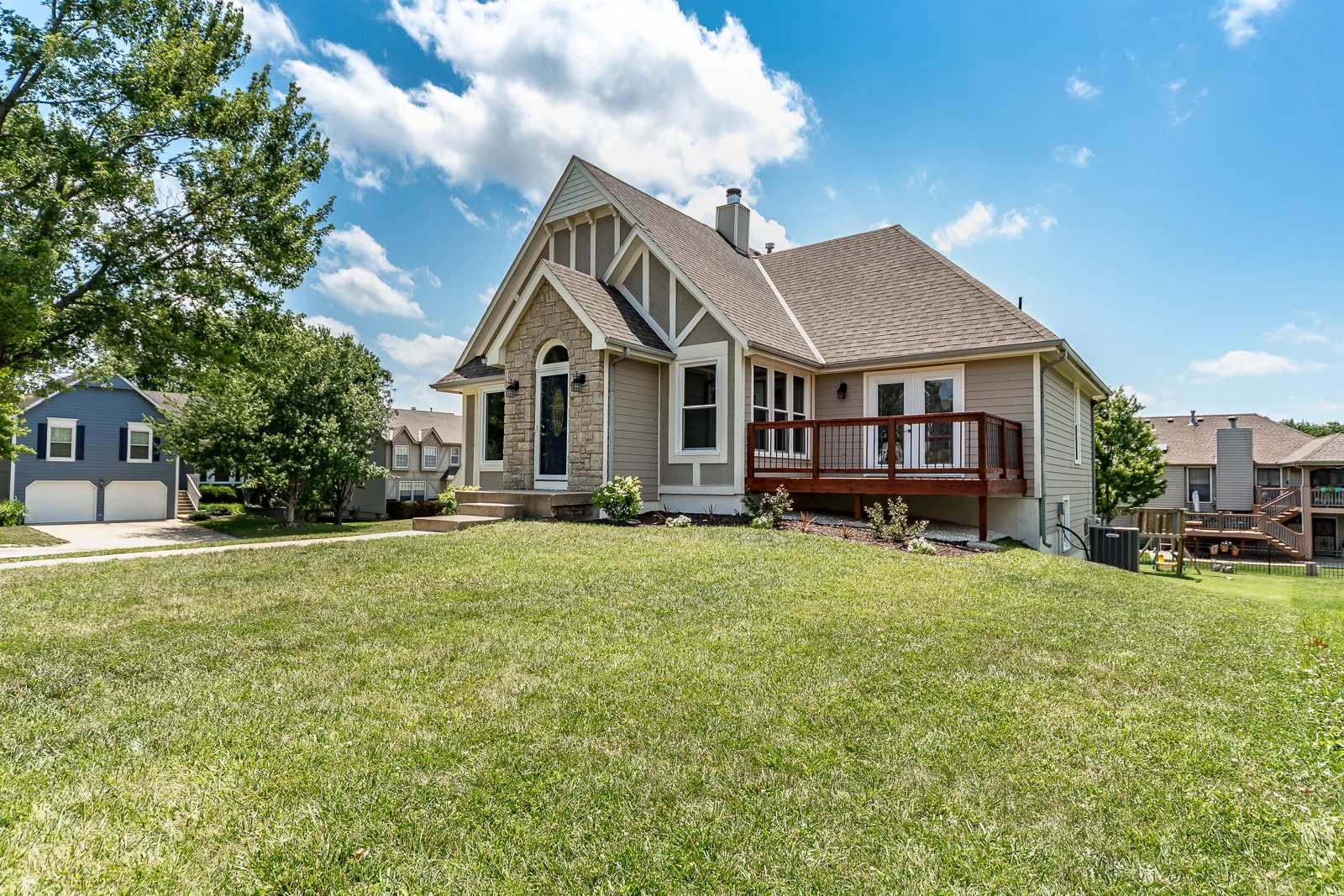 2814 N 102nd St - Web-101.jpg