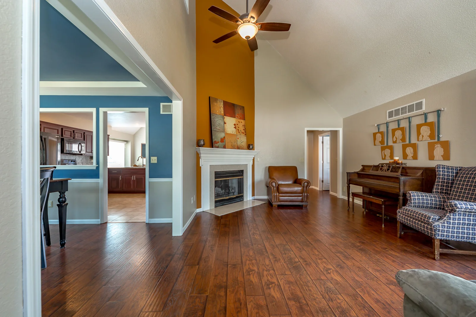 2814 N 102nd St - Web-103.jpg