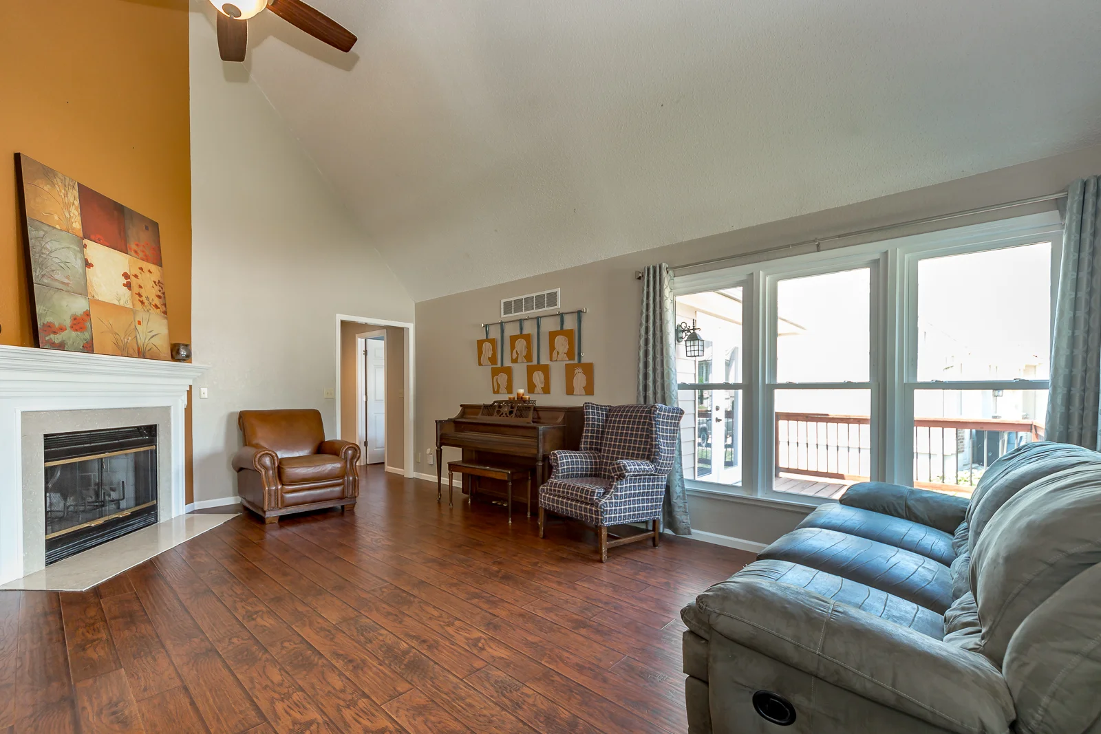 2814 N 102nd St - Web-105.jpg
