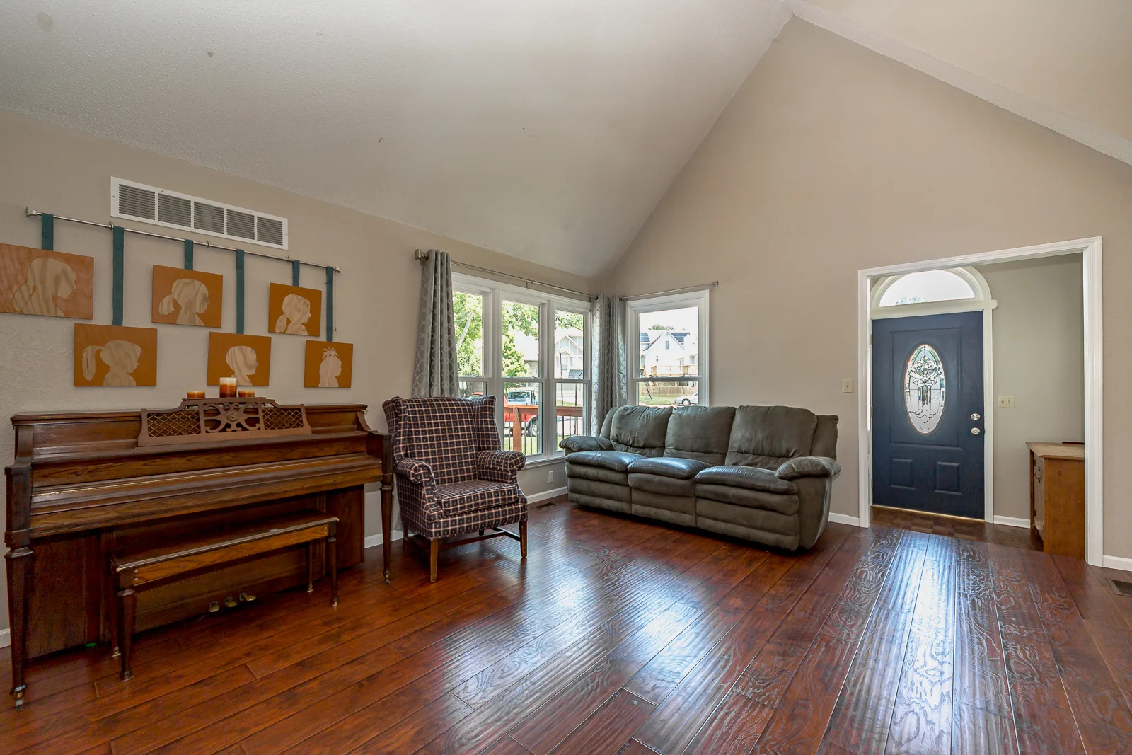 2814 N 102nd St - Web-106.jpg