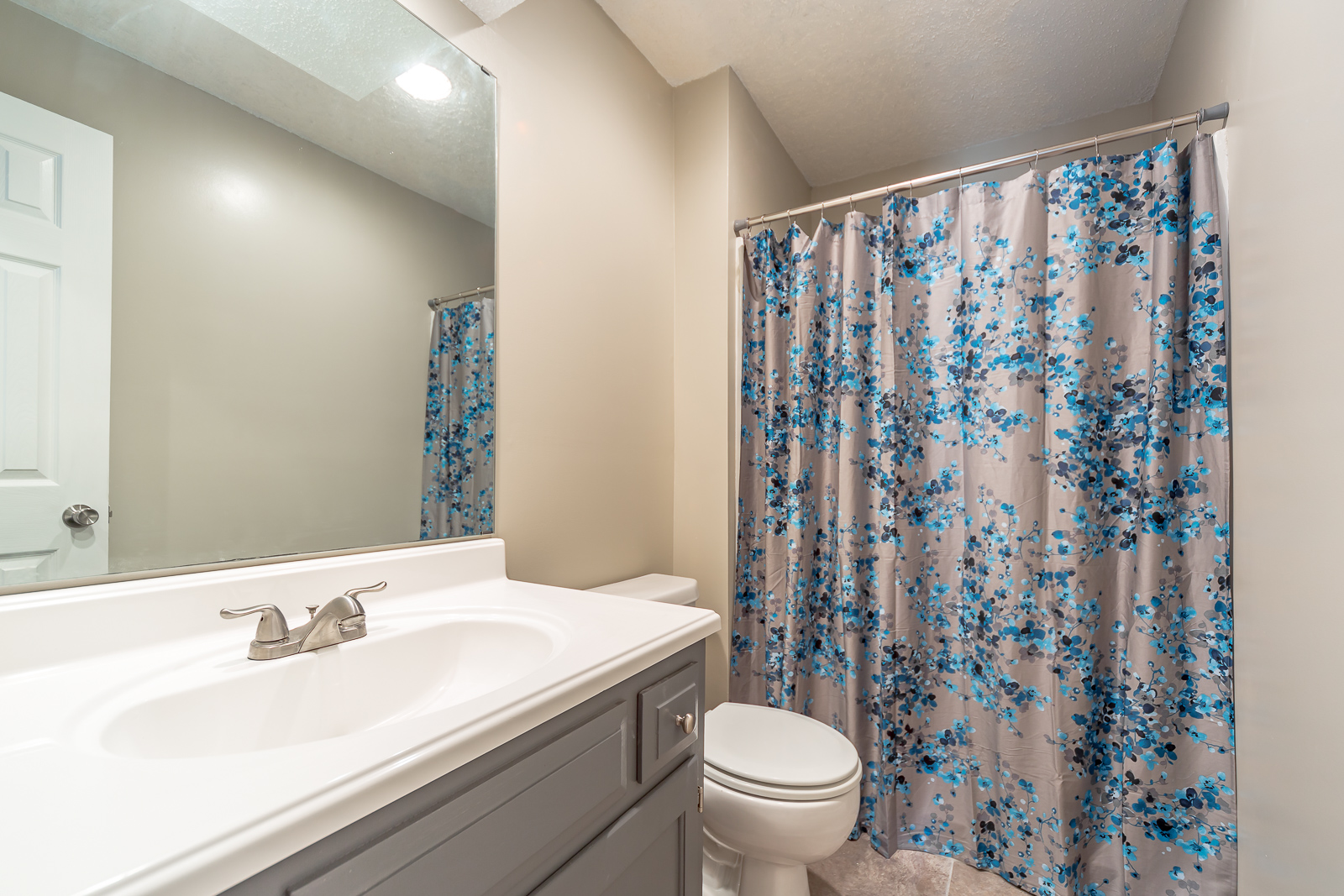 2814 N 102nd St - Web-134.jpg