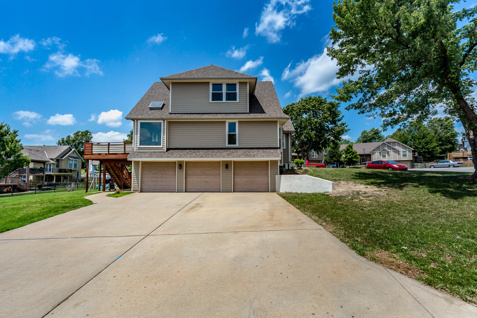 2814 N 102nd St - Web-135.jpg
