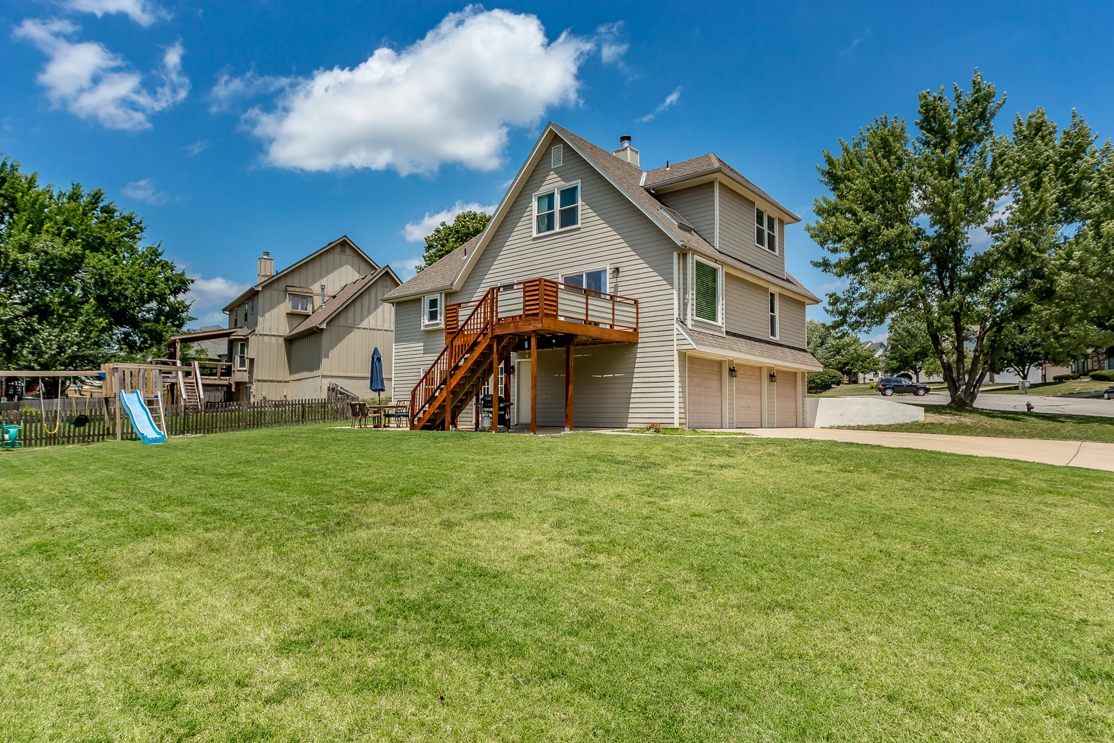 2814 N 102nd St - Web-136.jpg