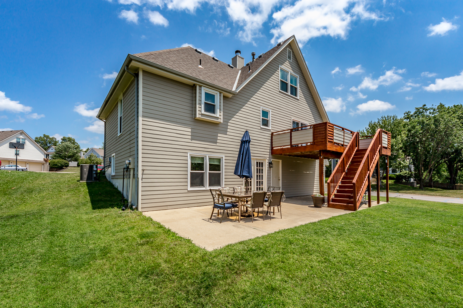 2814 N 102nd St - Web-139.jpg