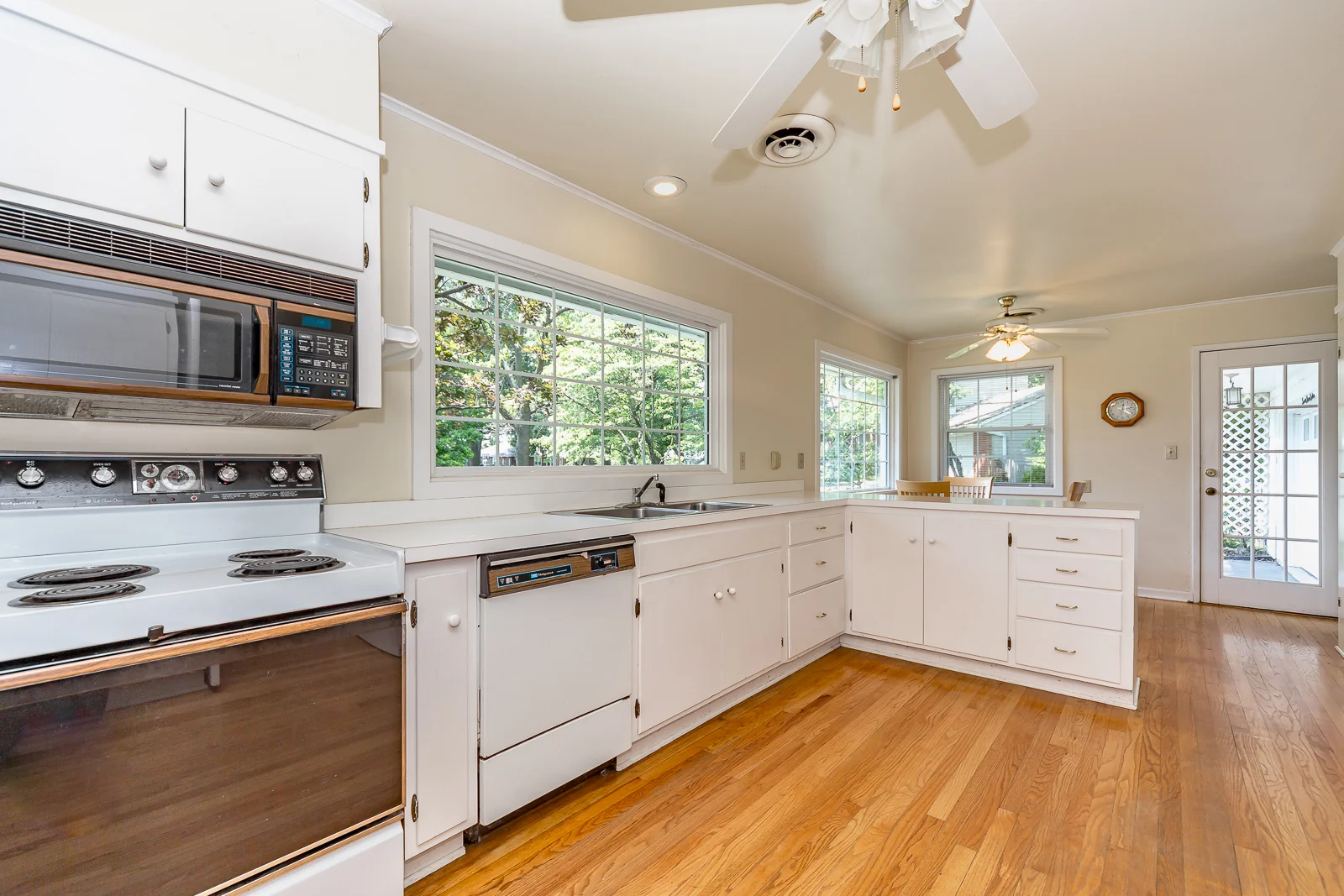 2312 W 51st Terr - Web-105.jpg