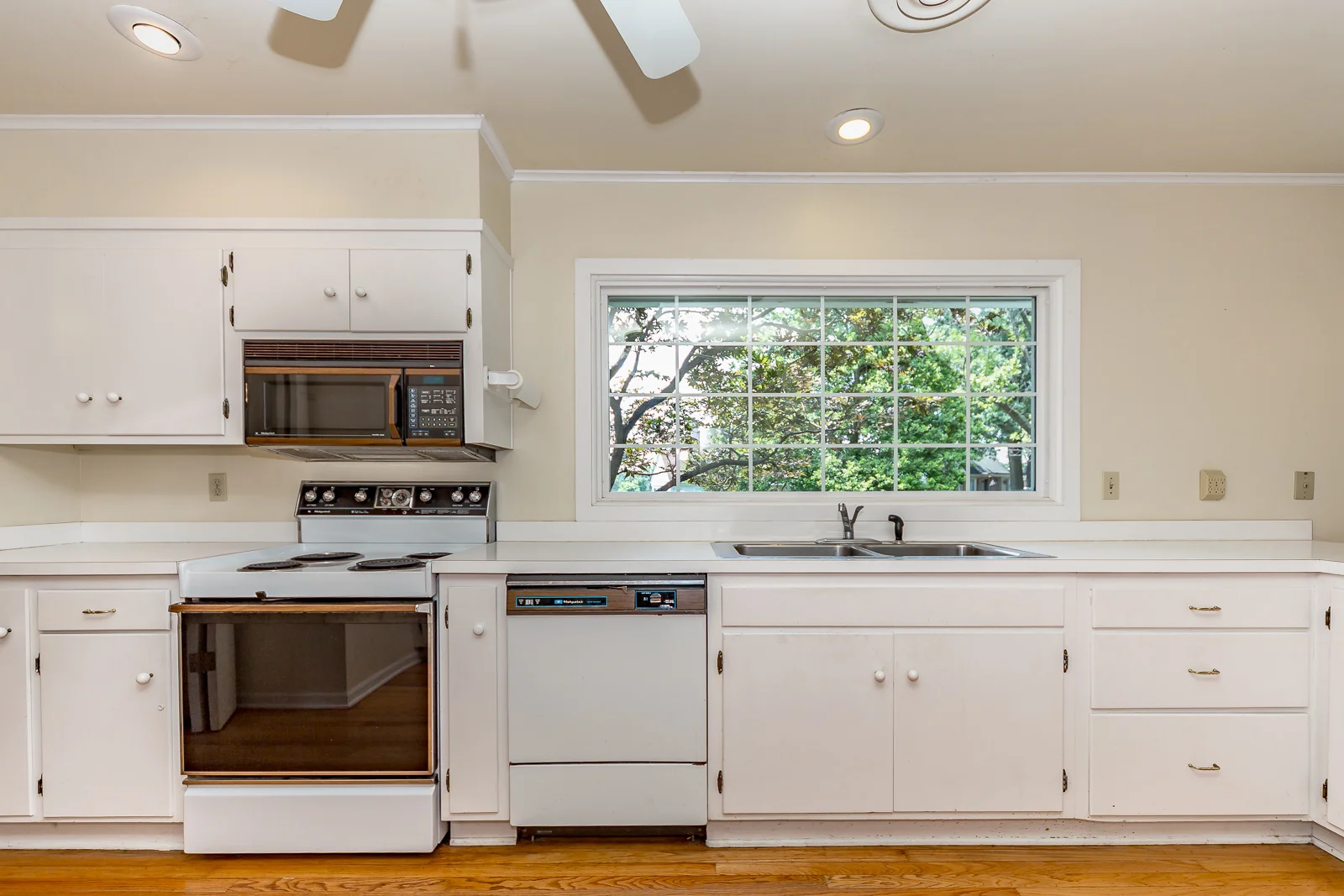 2312 W 51st Terr - Web-109.jpg