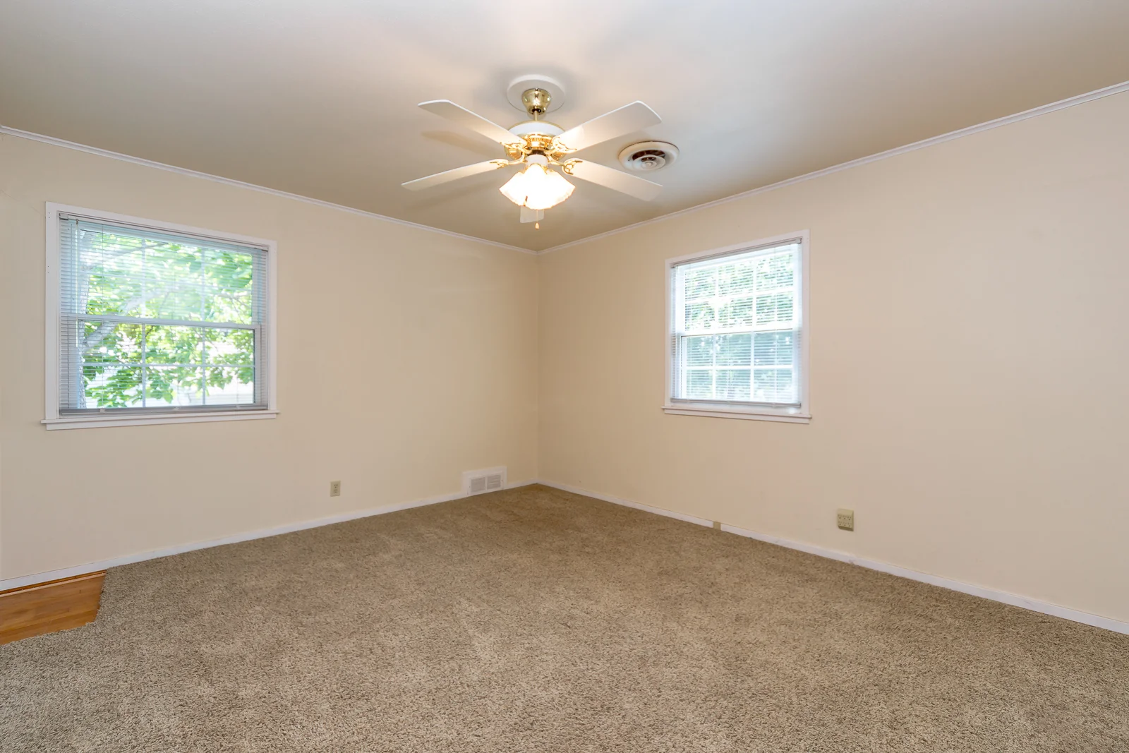 2312 W 51st Terr - Web-128.jpg