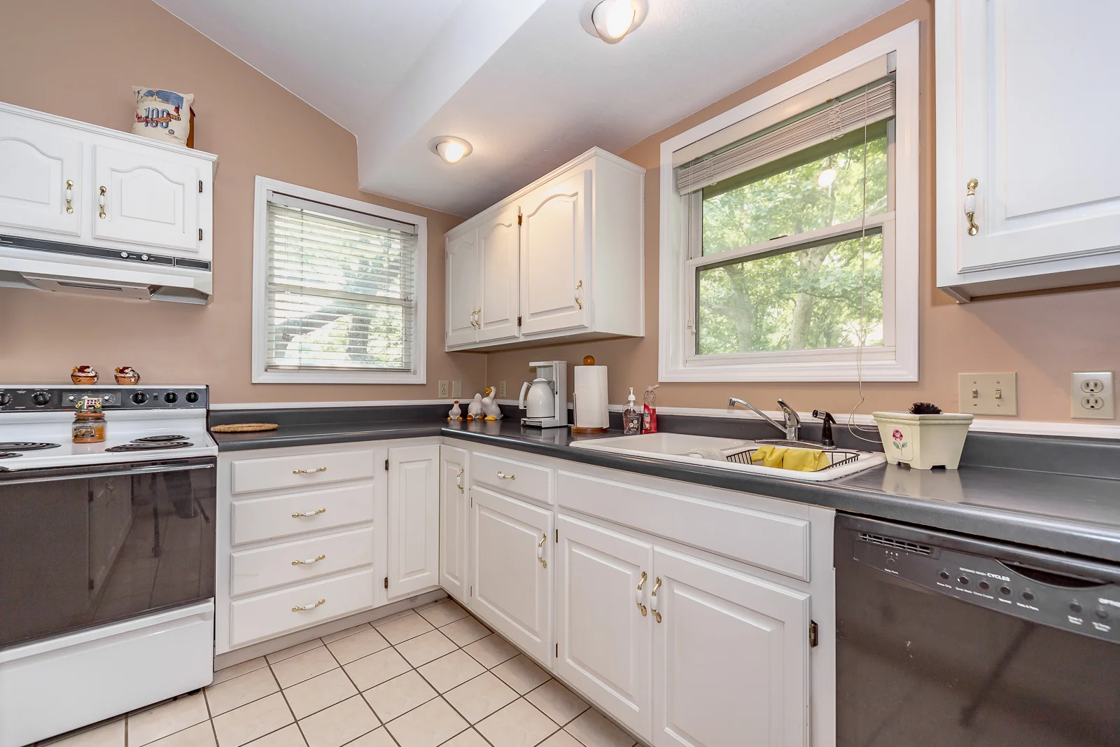 72 W Sugar Valley Lane - Web-107.jpg