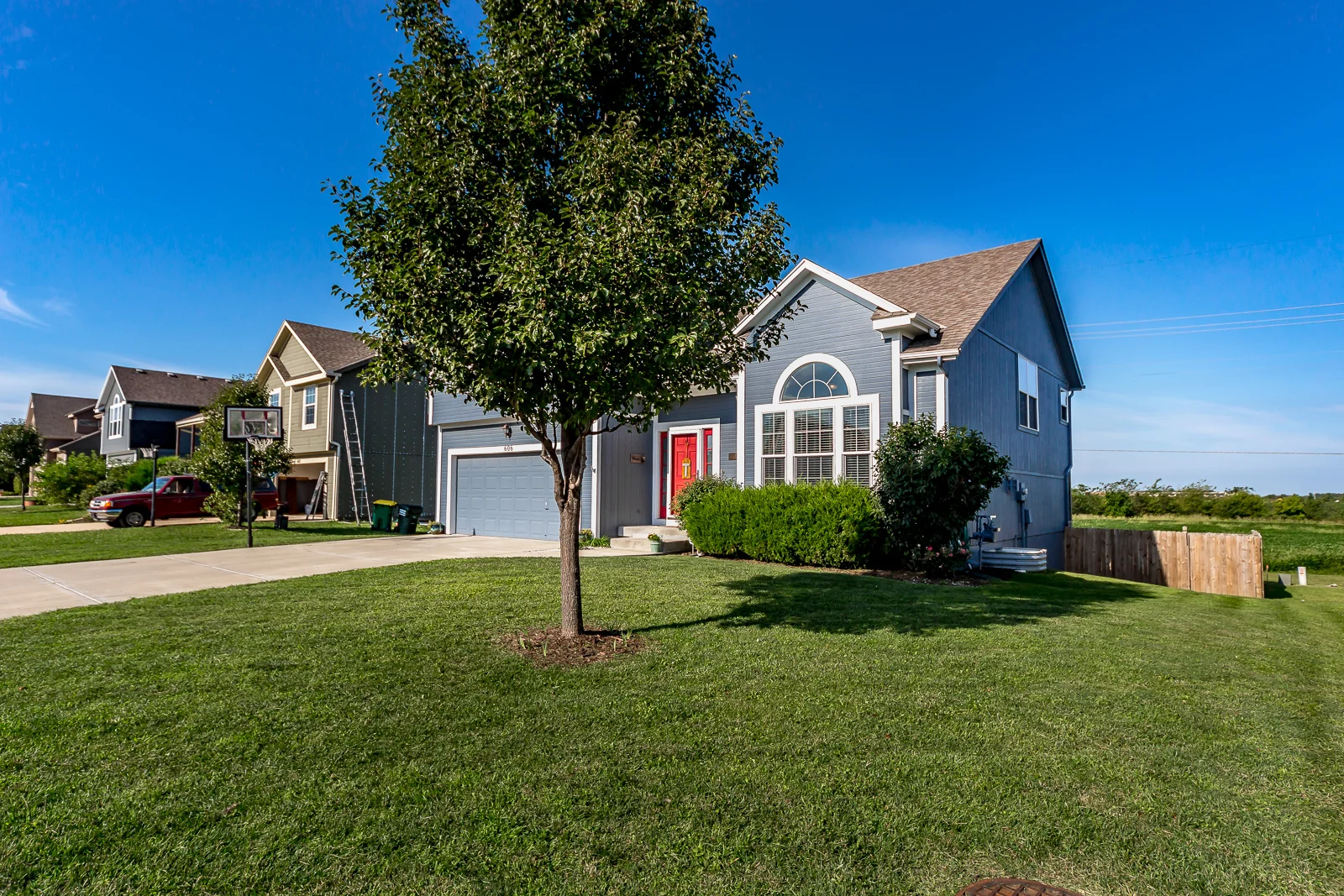 606 N Poplar St - Web-102.jpg