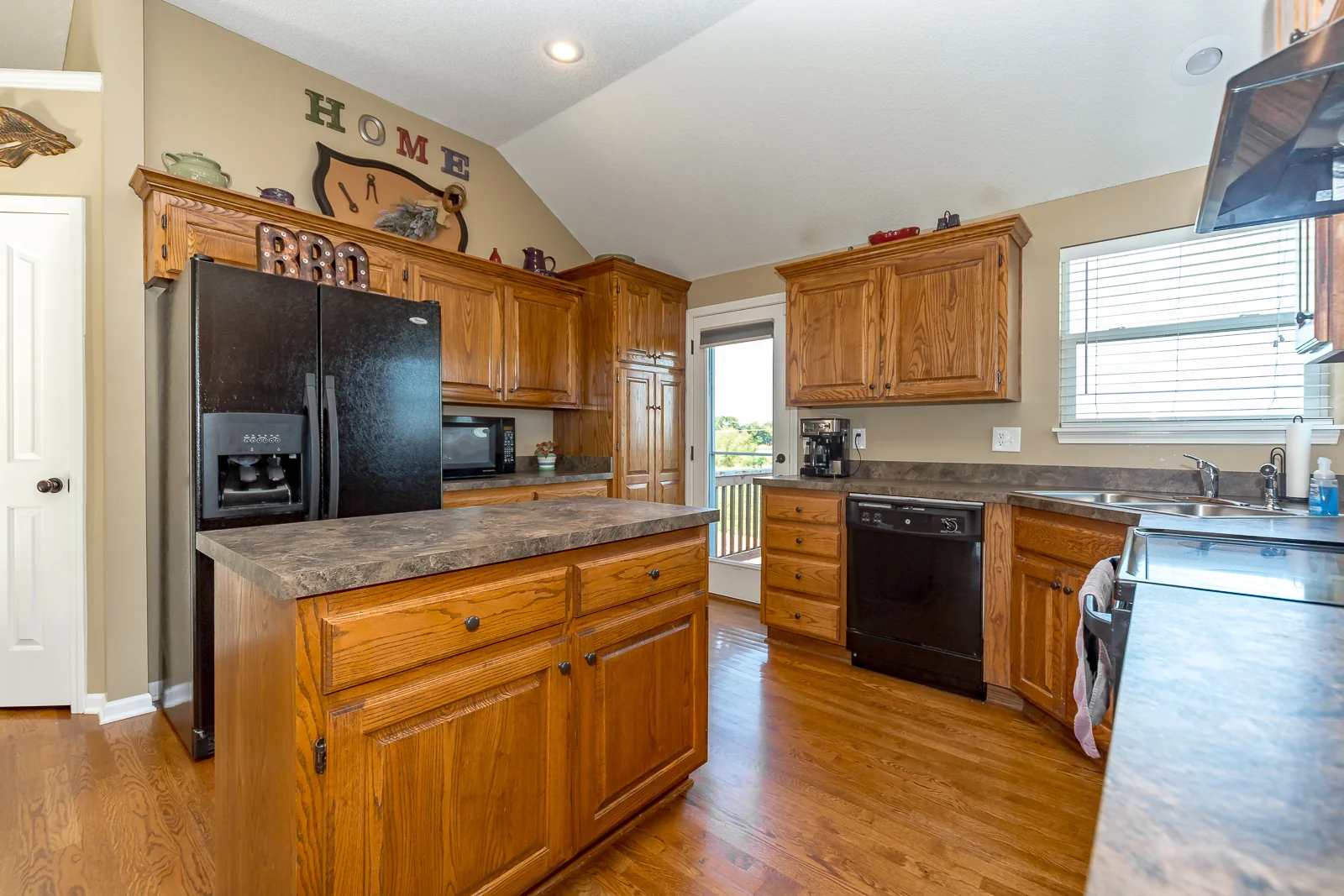 606 N Poplar St - Web-118.jpg