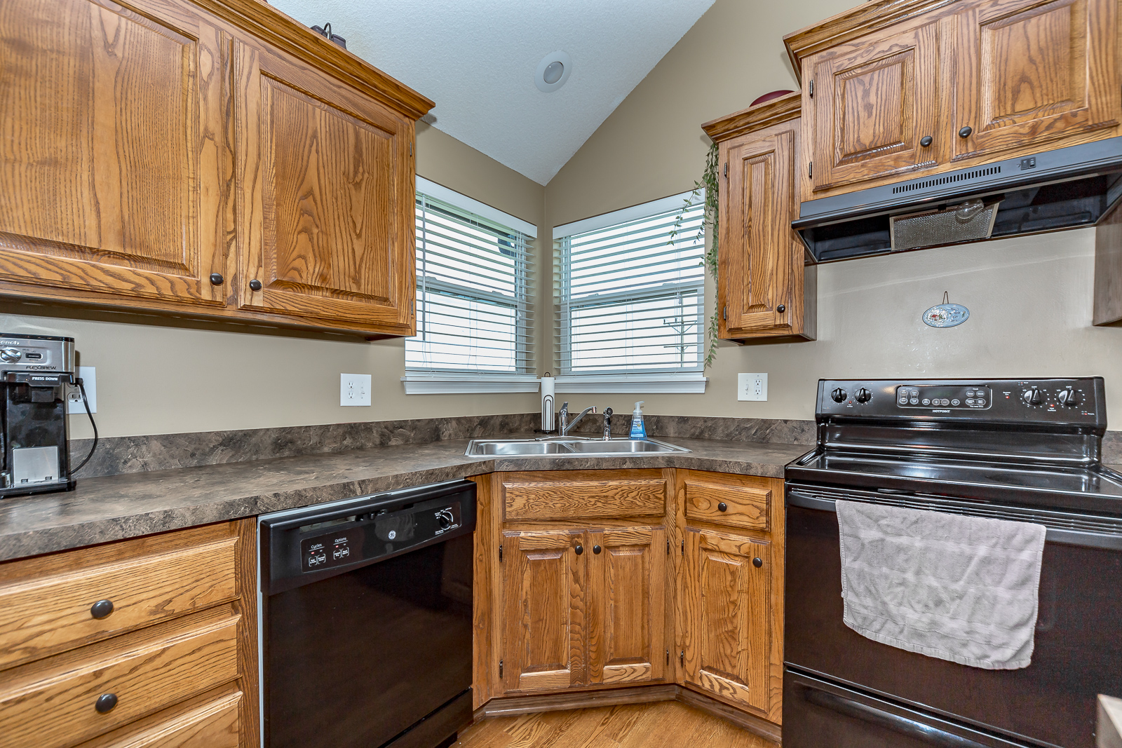 606 N Poplar St - Web-120.jpg