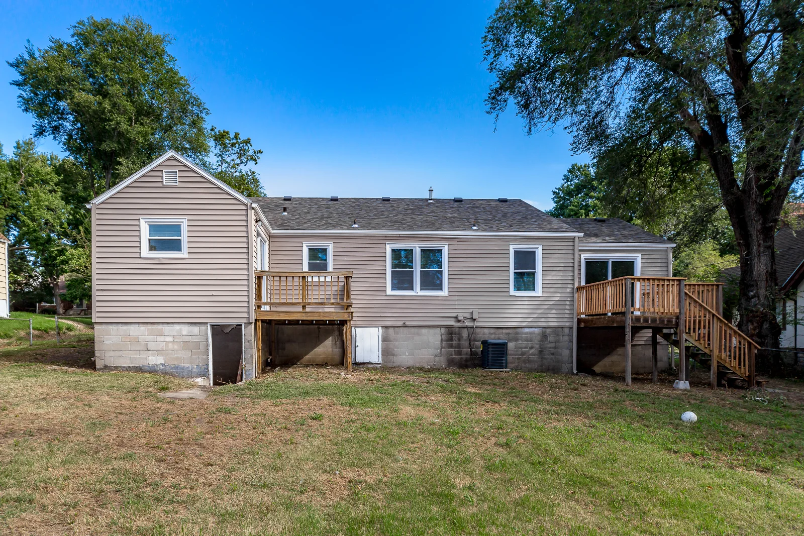 1245 E 76th St - Web-131.jpg