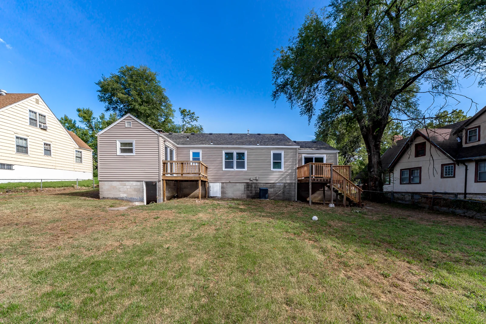 1245 E 76th St - Web-132.jpg