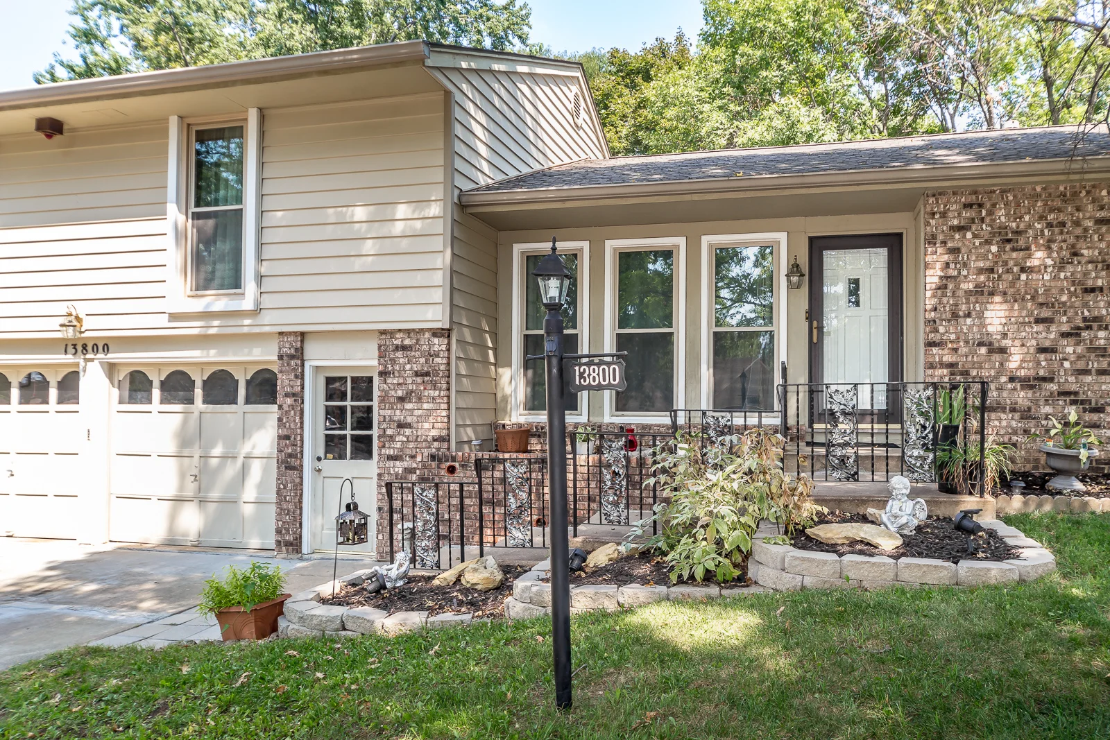 13800 W 69th Terr - Web-19.jpg