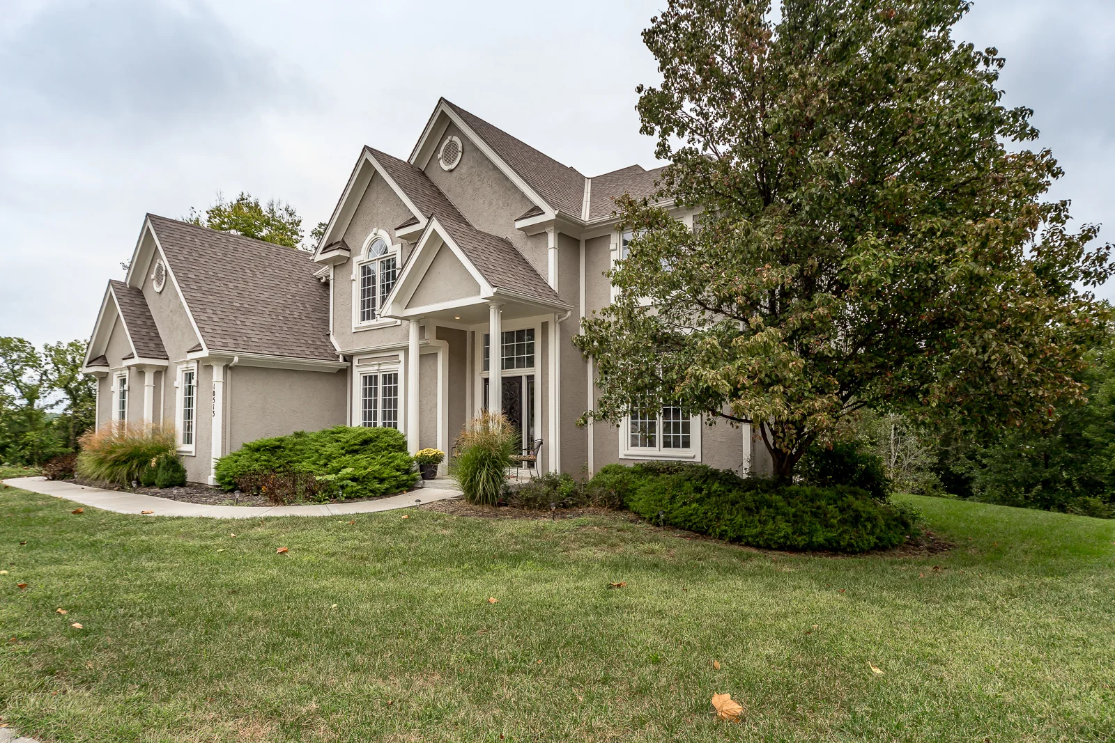 10513 NW River Hills Drive - Web-102.jpg