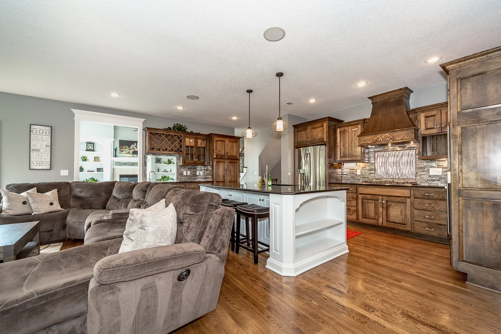 10513 NW River Hills Drive - Web-132.jpg