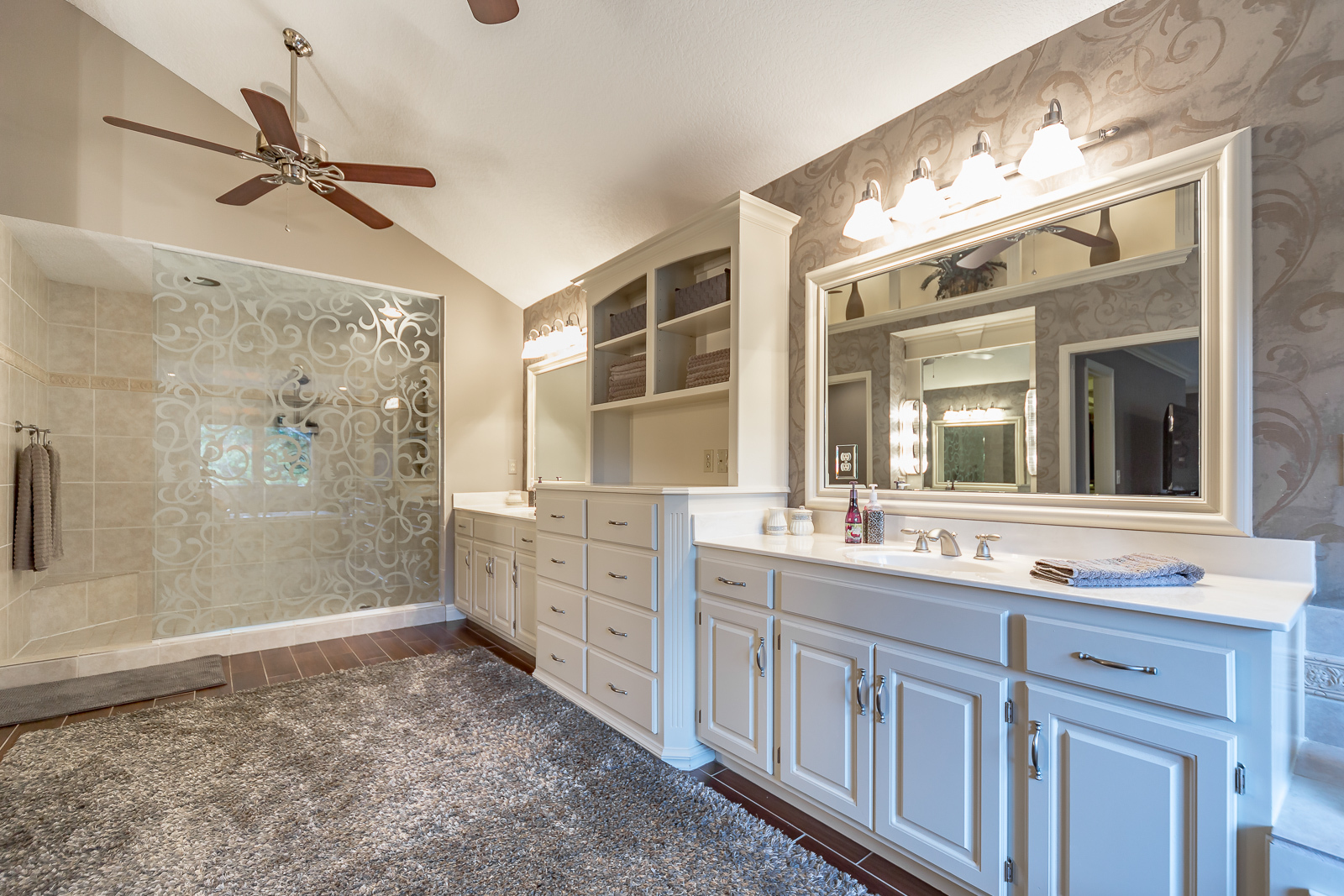 10513 NW River Hills Drive - Web-156.jpg