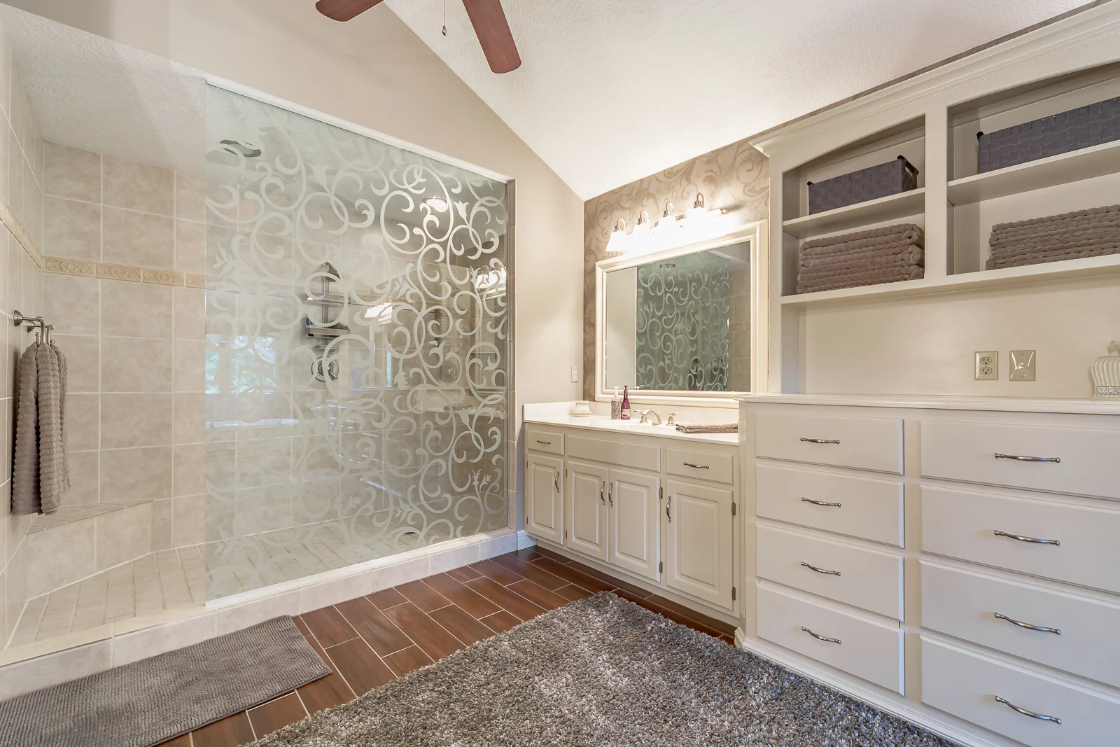 10513 NW River Hills Drive - Web-157.jpg