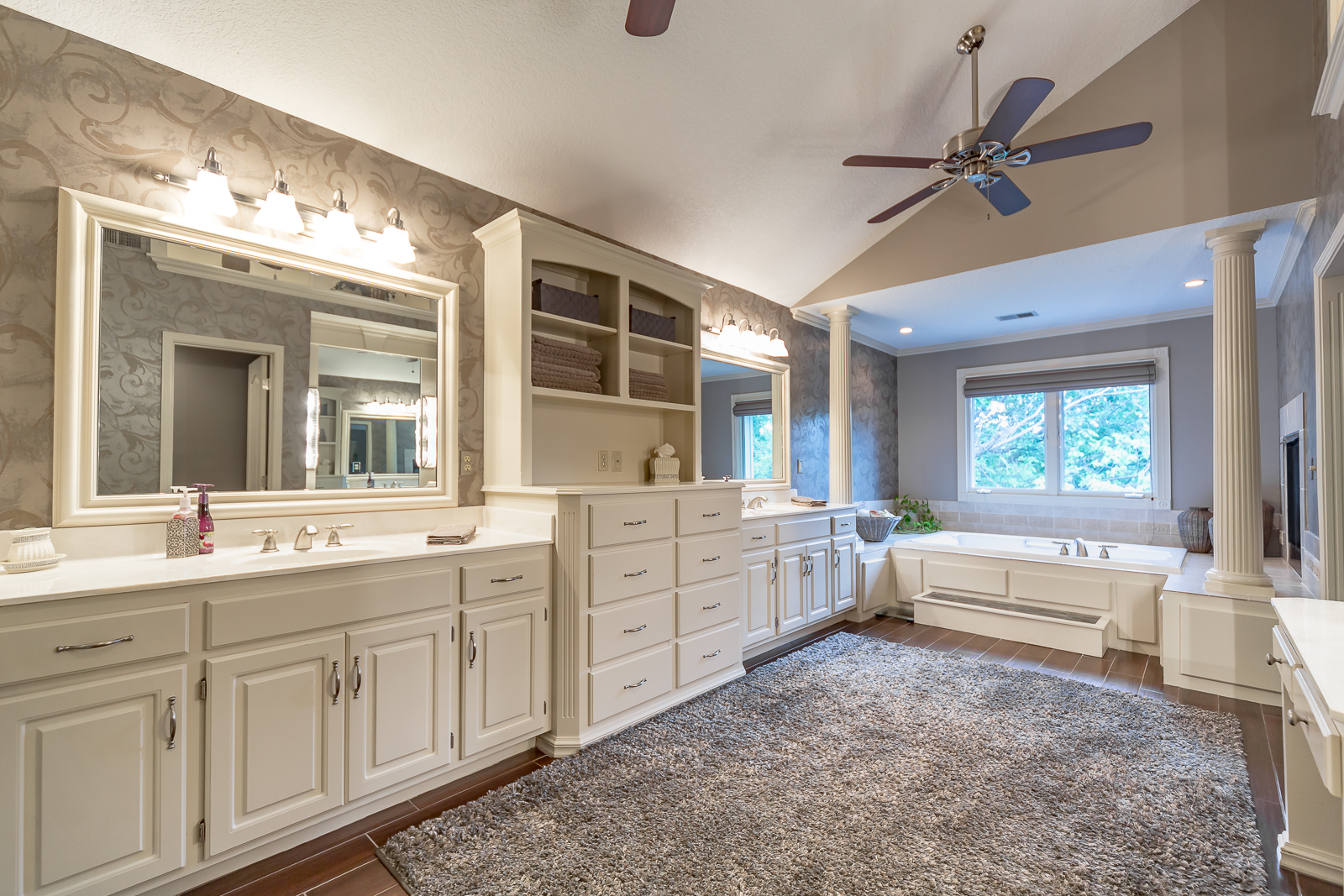 10513 NW River Hills Drive - Web-158.jpg