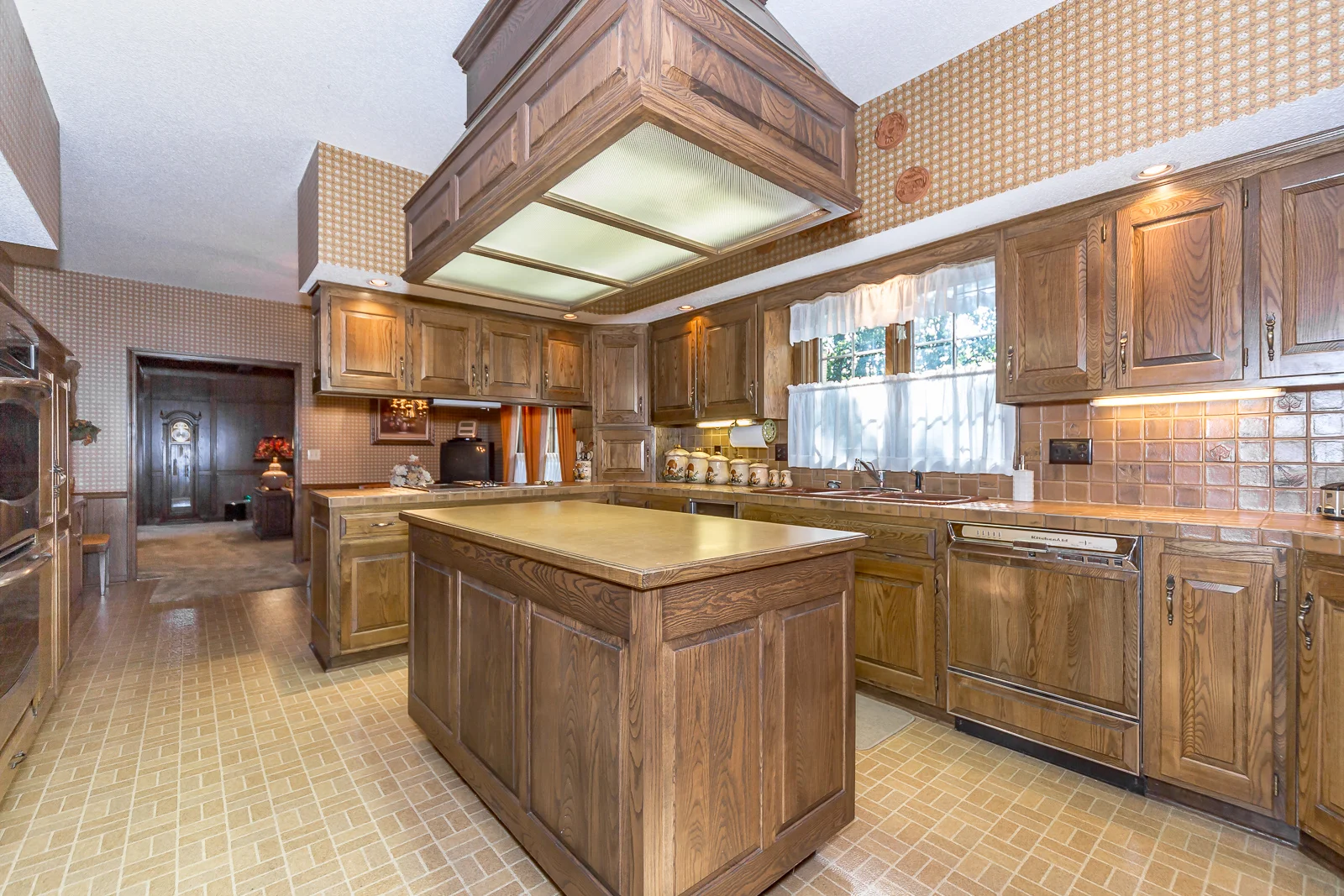 10605 W 121st ST - Web-116.jpg