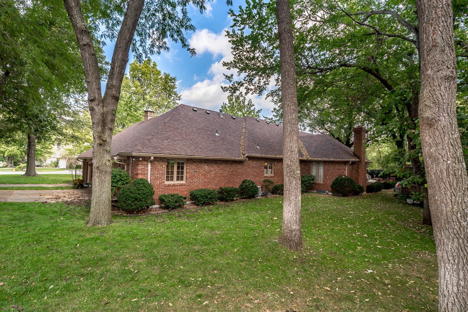 10605 W 121st ST - Web-166.jpg