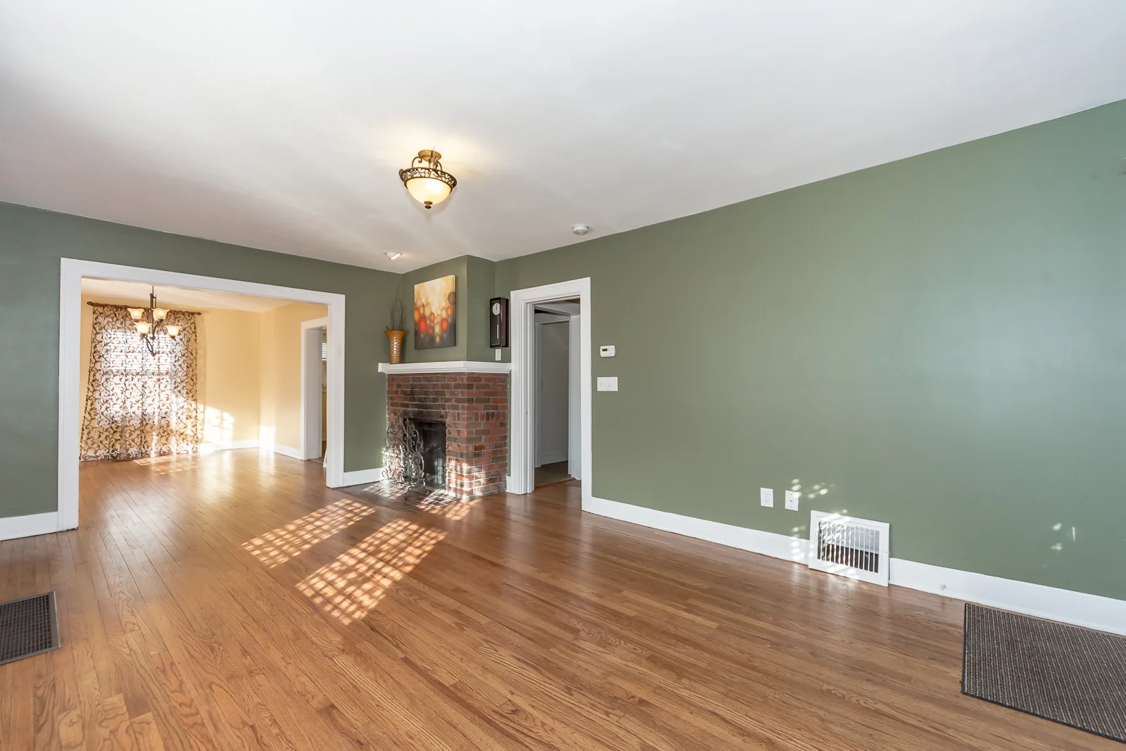 462 E Franklin St - Web-106.jpg