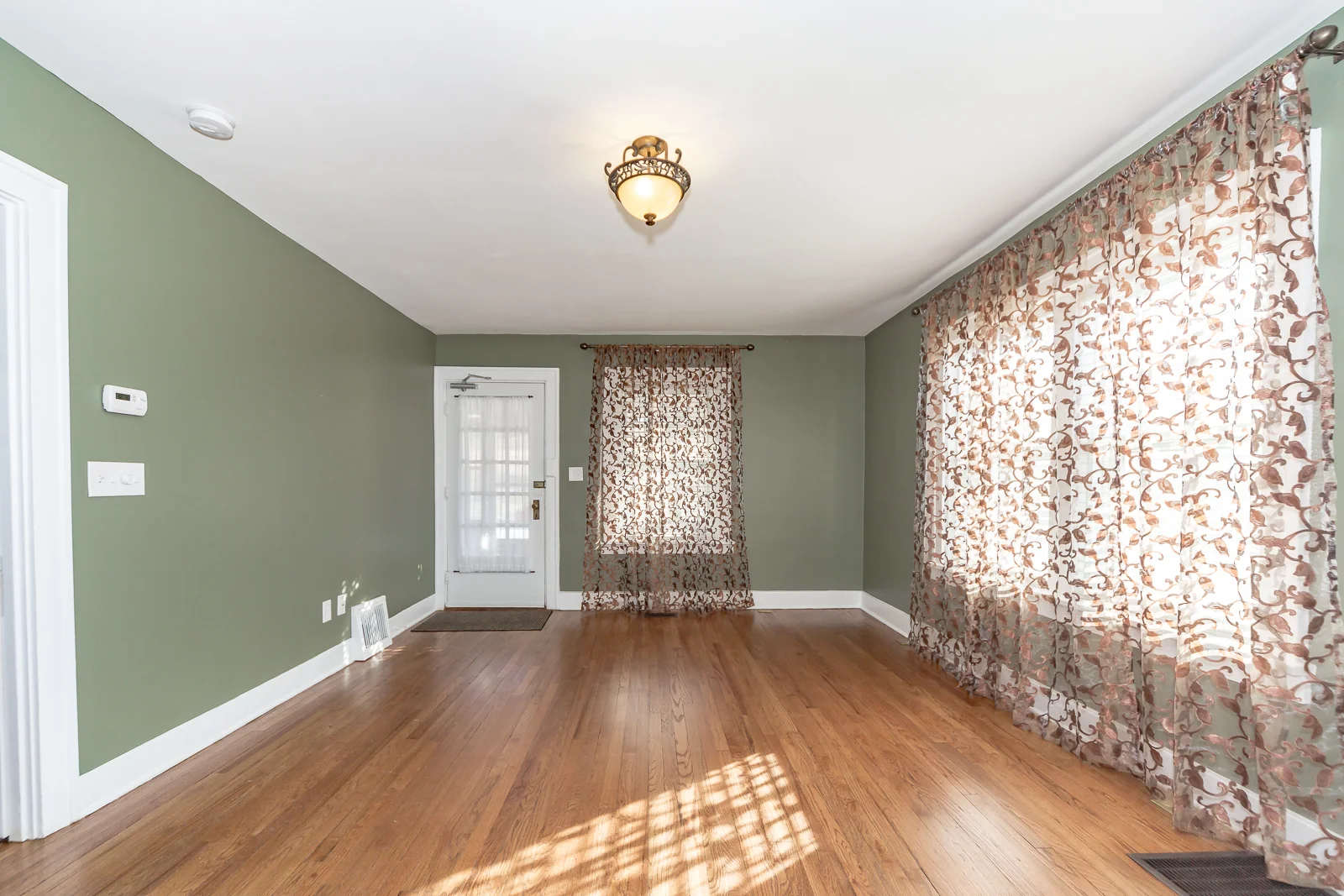462 E Franklin St - Web-108.jpg