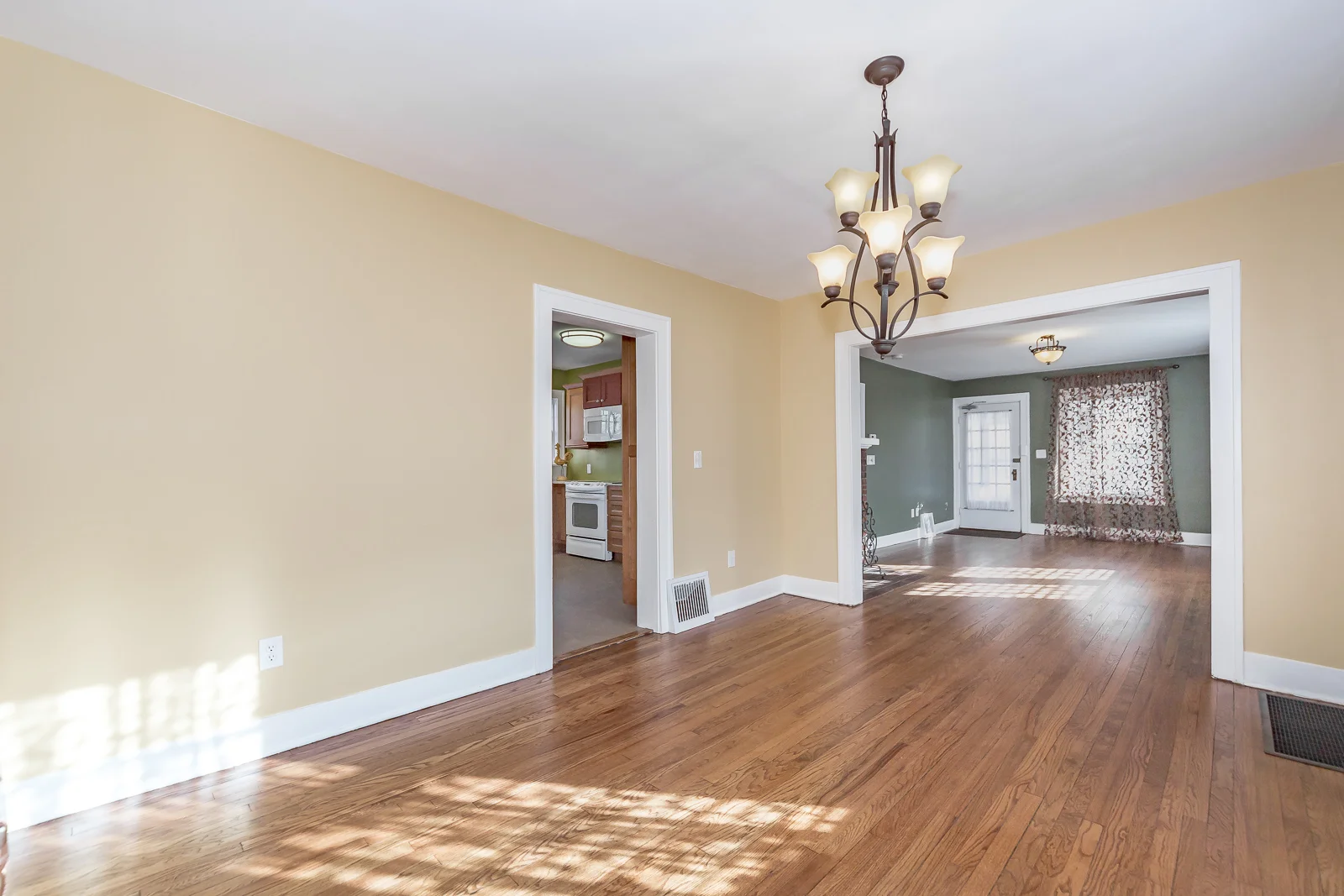 462 E Franklin St - Web-111.jpg