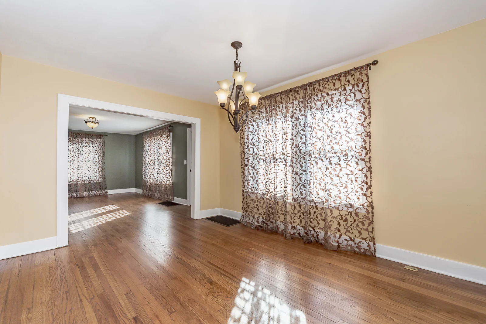 462 E Franklin St - Web-112.jpg