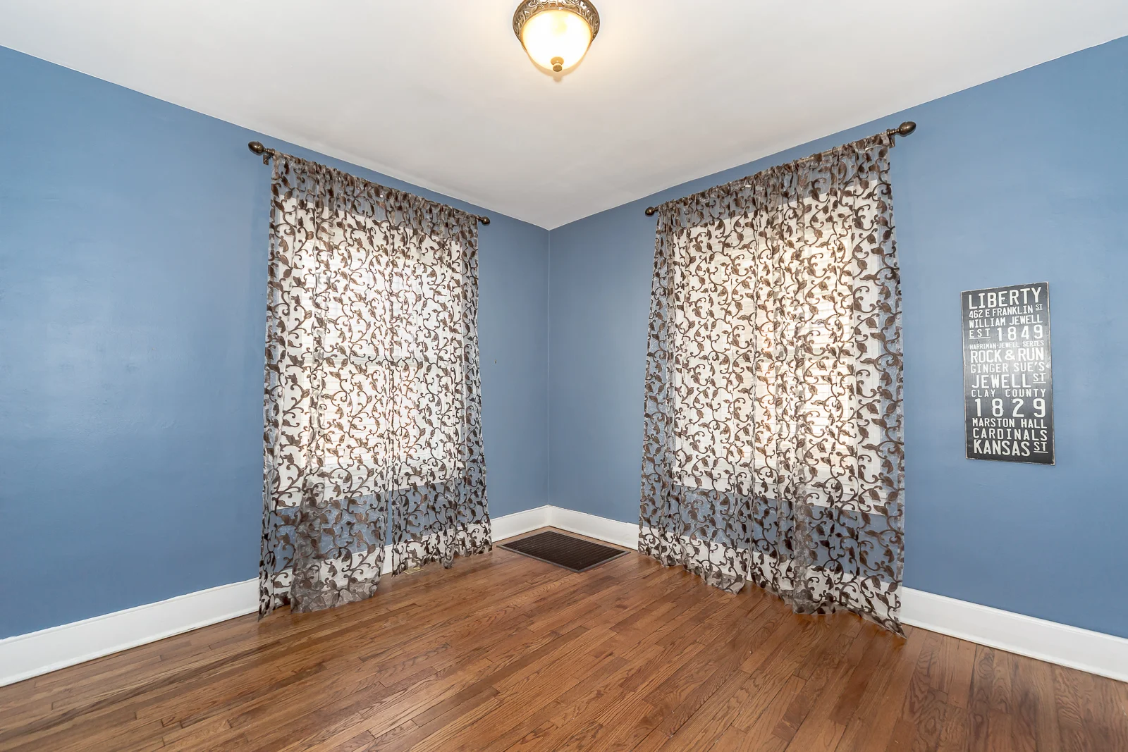 462 E Franklin St - Web-113.jpg