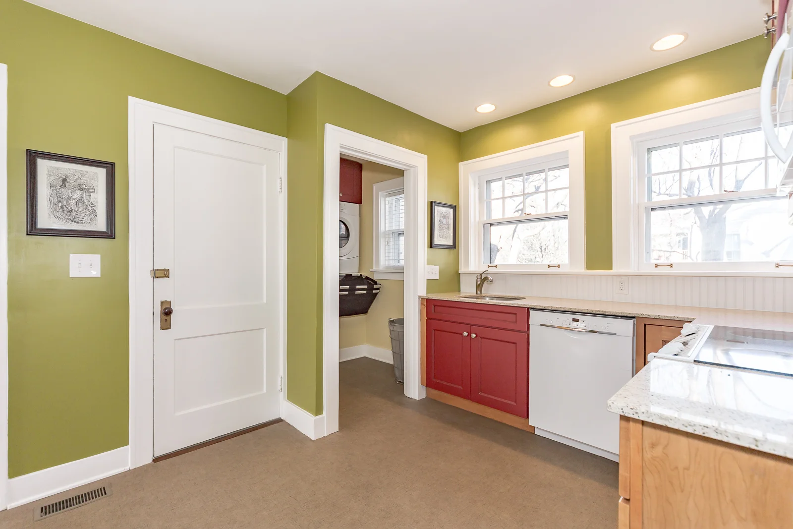 462 E Franklin St - Web-115.jpg