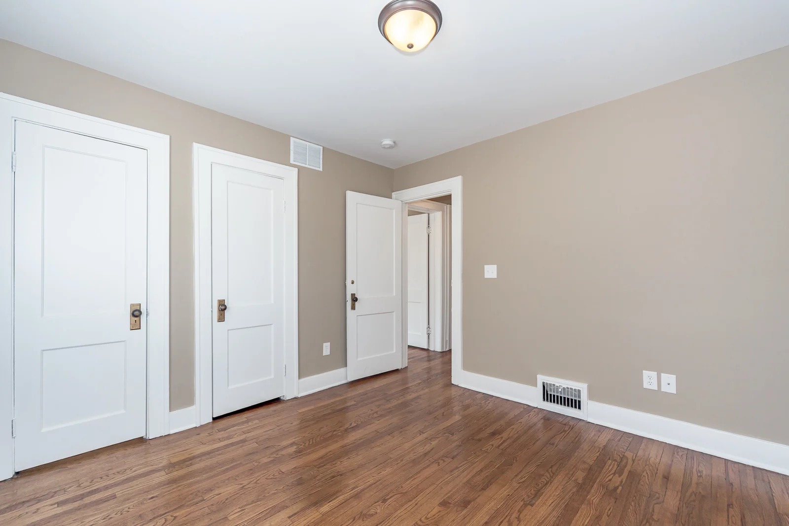462 E Franklin St - Web-121.jpg