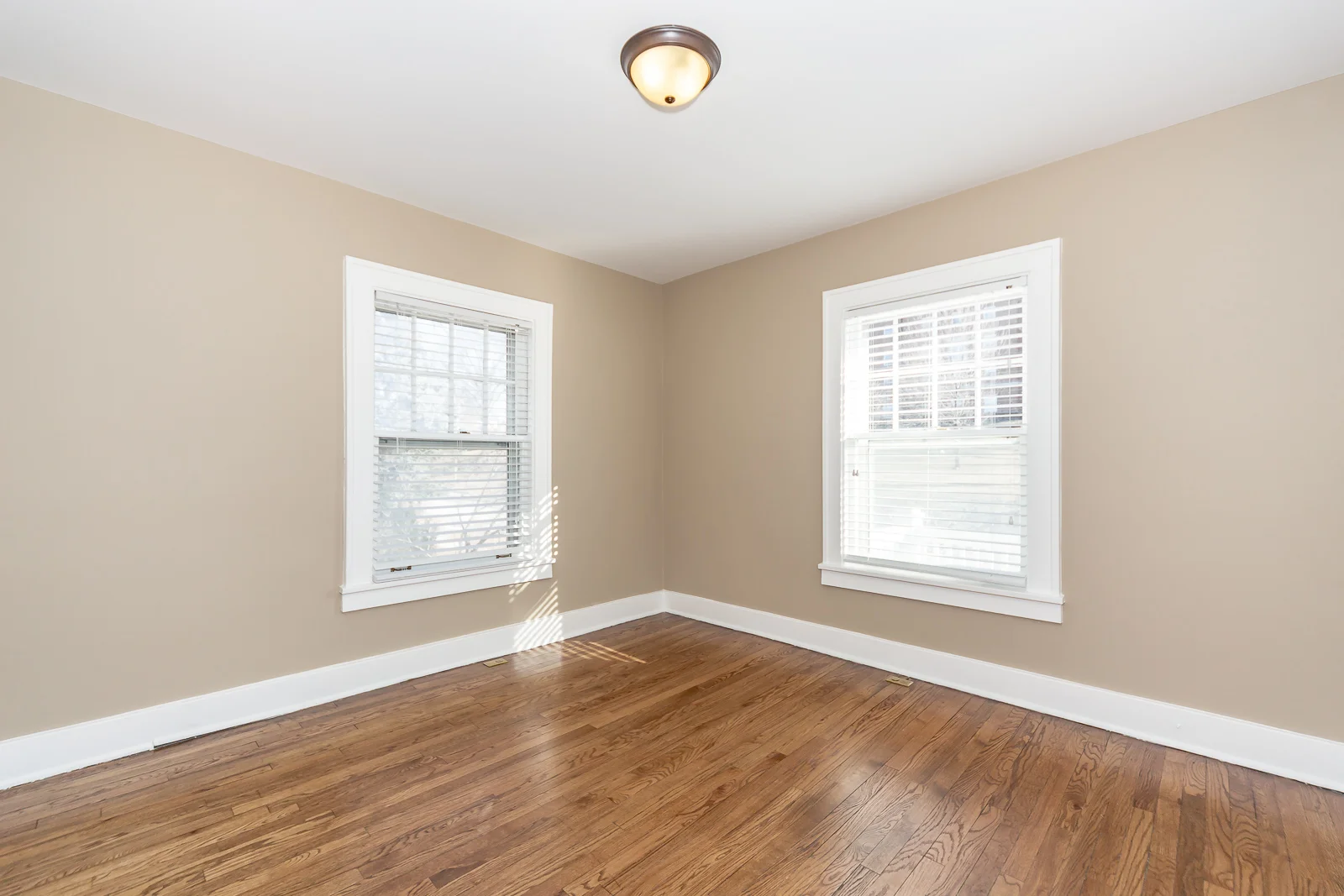 462 E Franklin St - Web-122.jpg