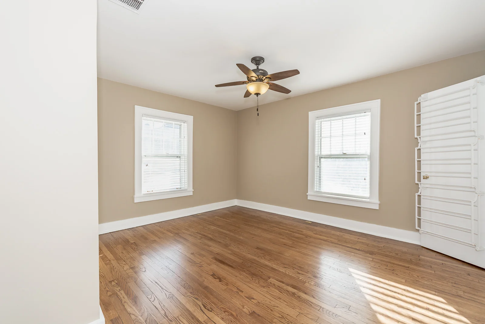 462 E Franklin St - Web-123.jpg